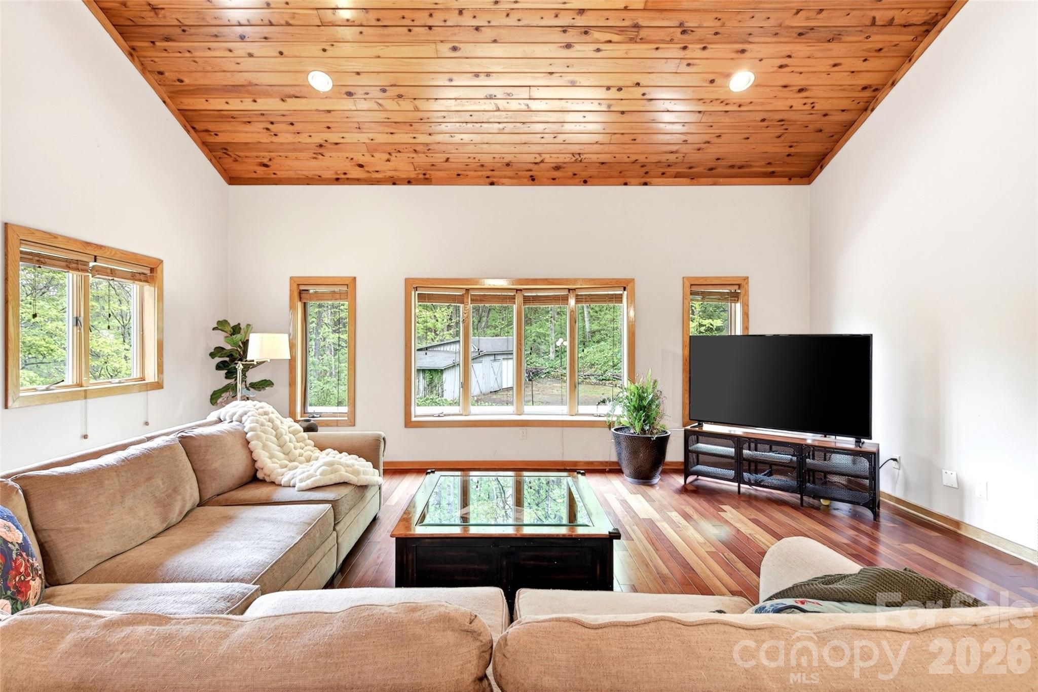 3068 S 226 Highway — Bakersville