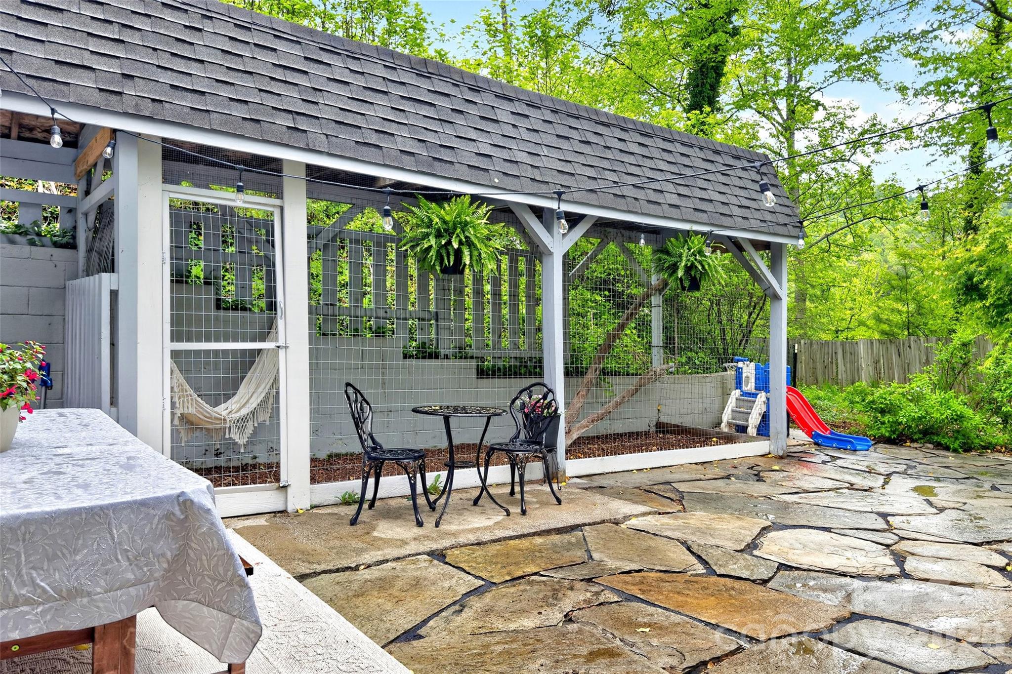3068 S 226 Highway — Bakersville