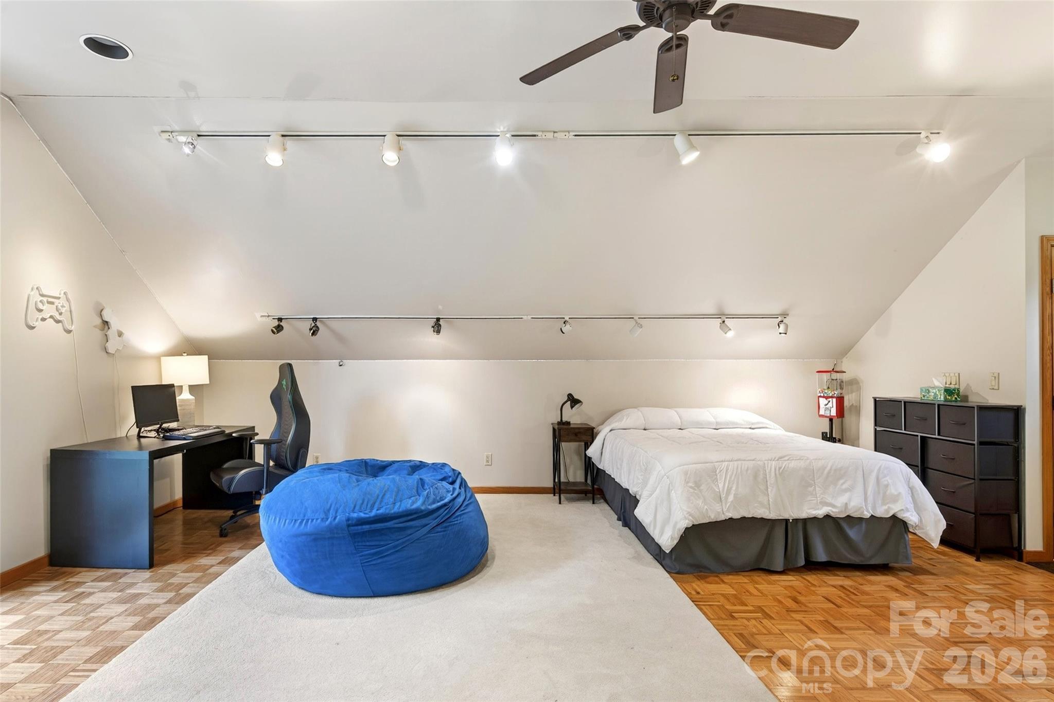 3068 S 226 Highway — Bakersville