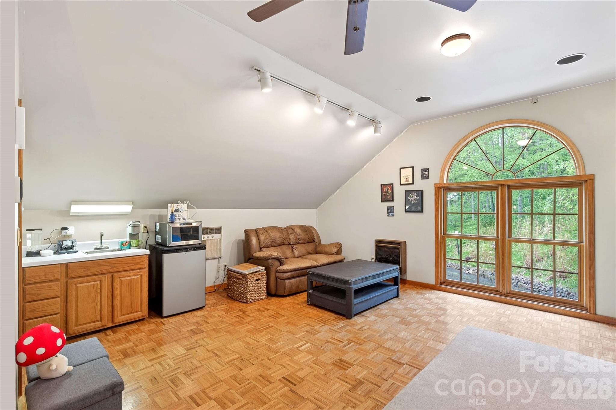 3068 S 226 Highway — Bakersville
