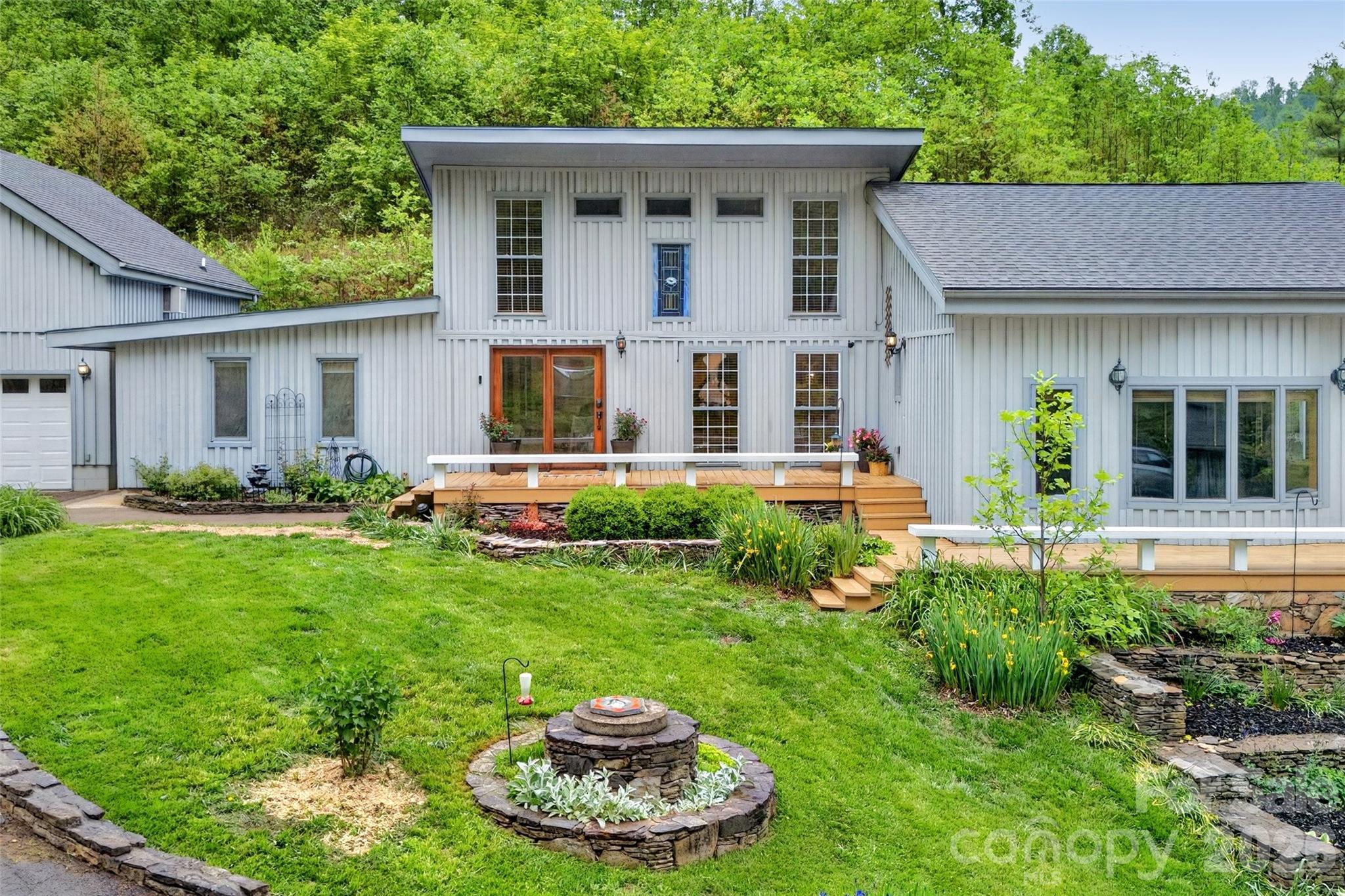 3068 S 226 Highway — Bakersville