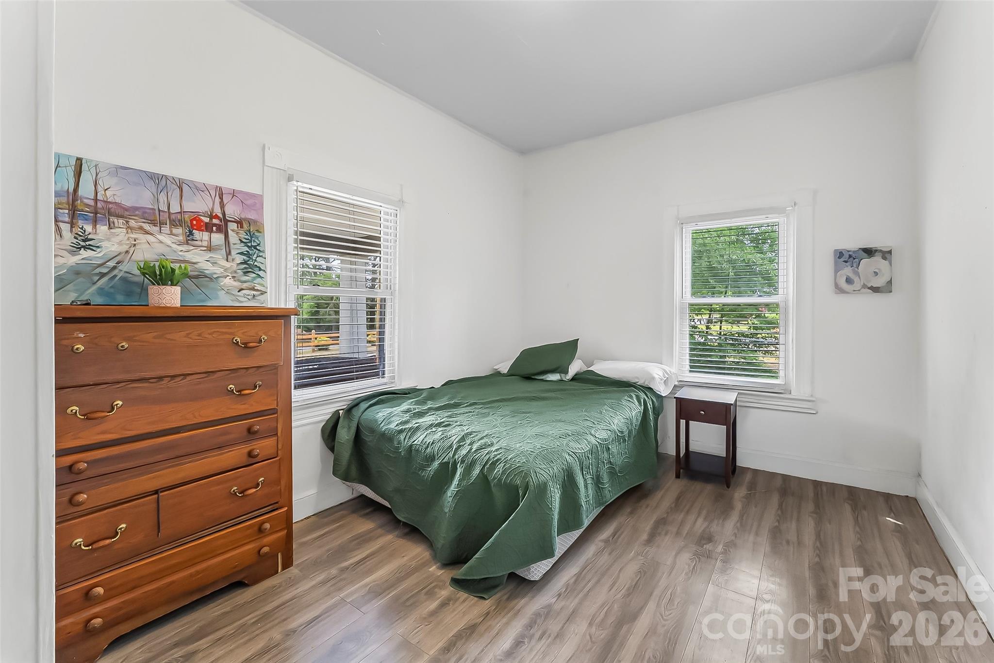 137 12th Street NW — Hickory
