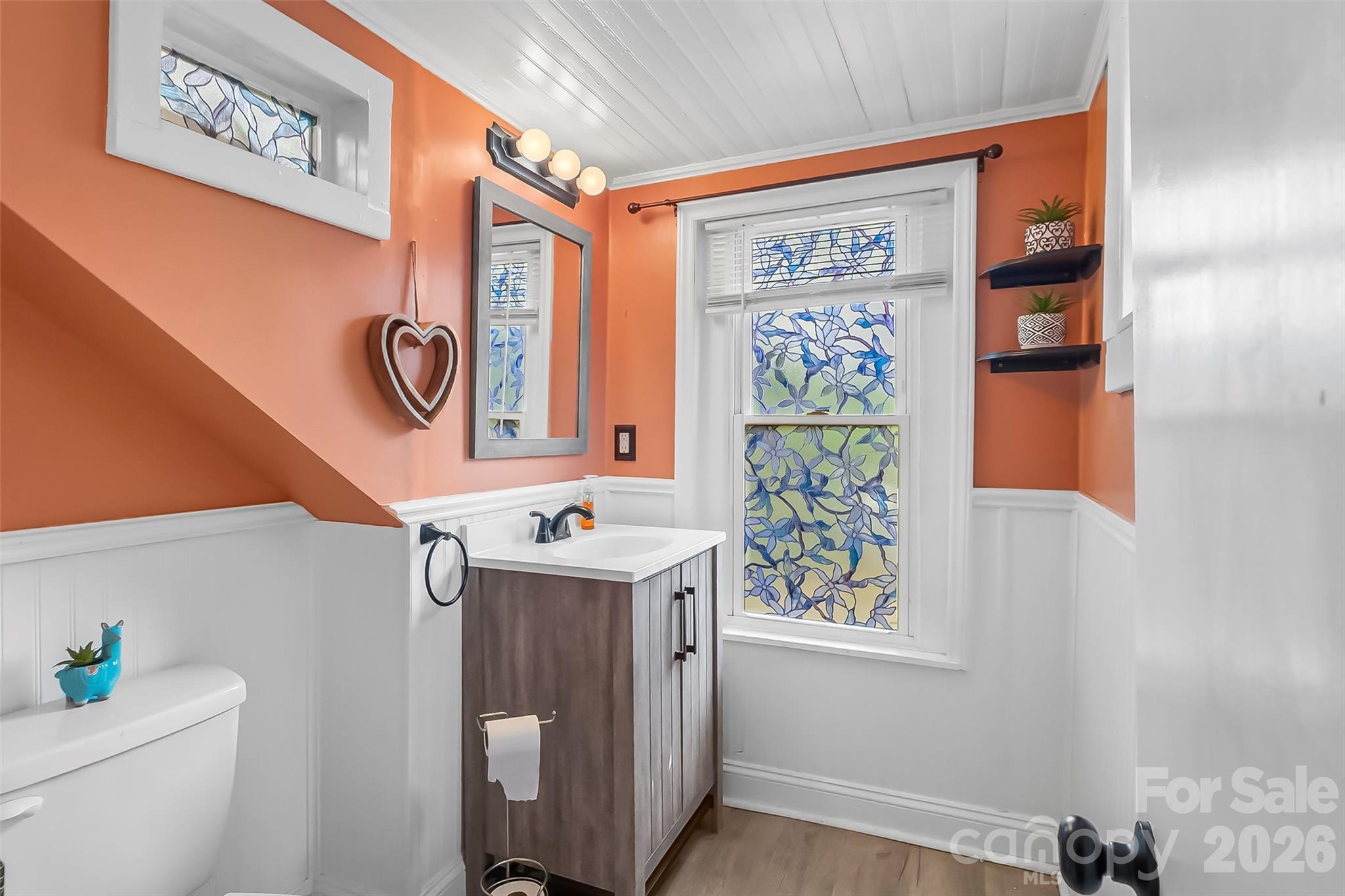 137 12th Street NW — Hickory