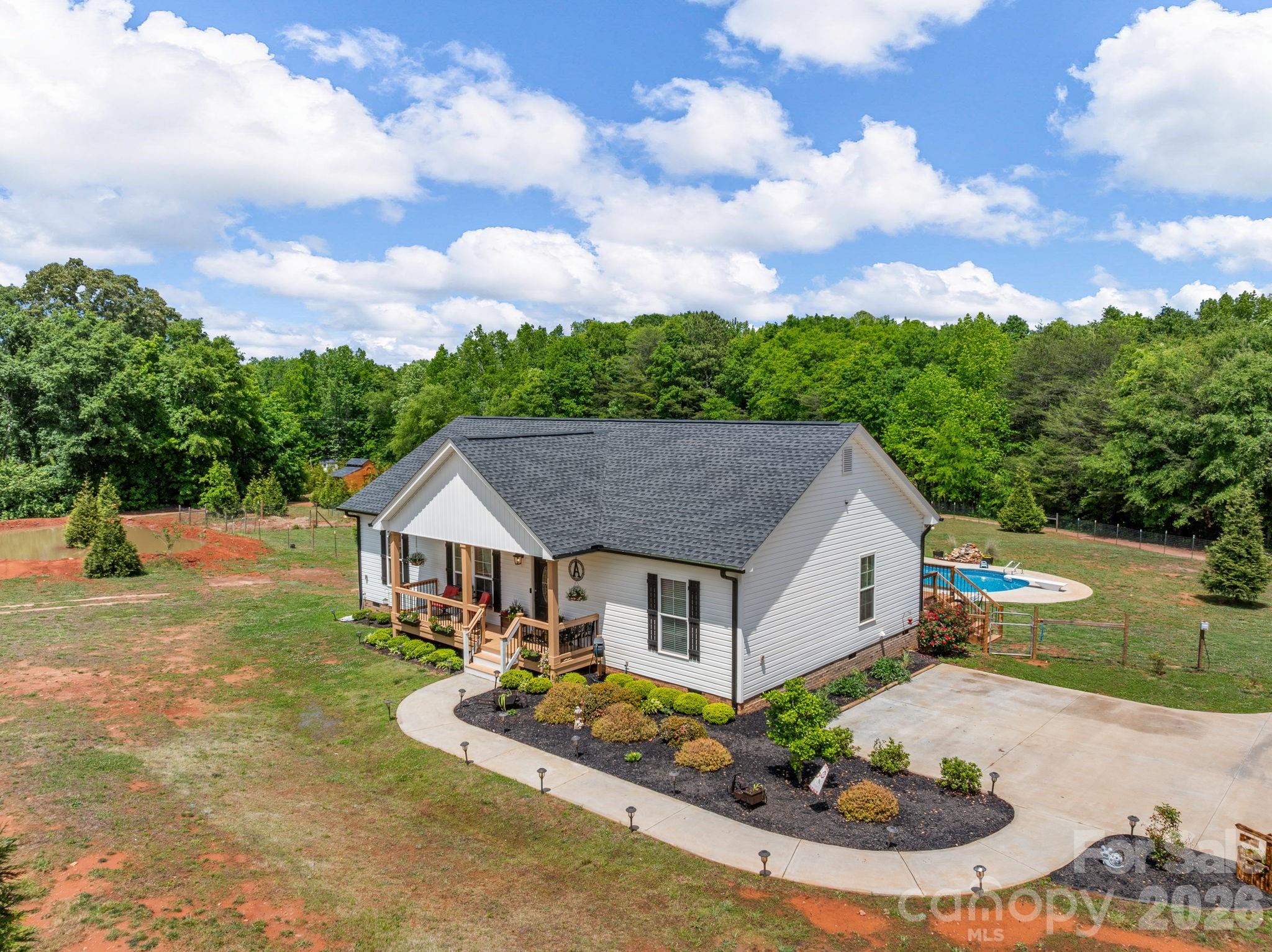 1076 Mcswain Road — Chesnee