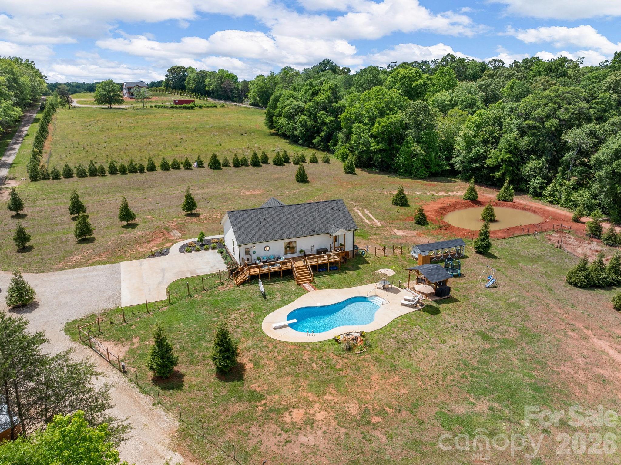 1076 Mcswain Road — Chesnee