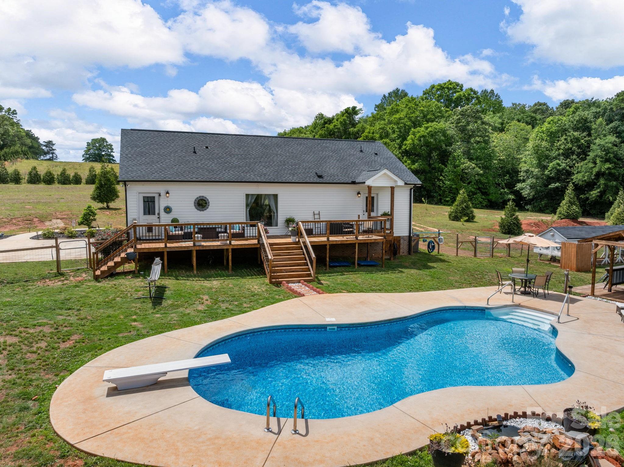 1076 Mcswain Road — Chesnee
