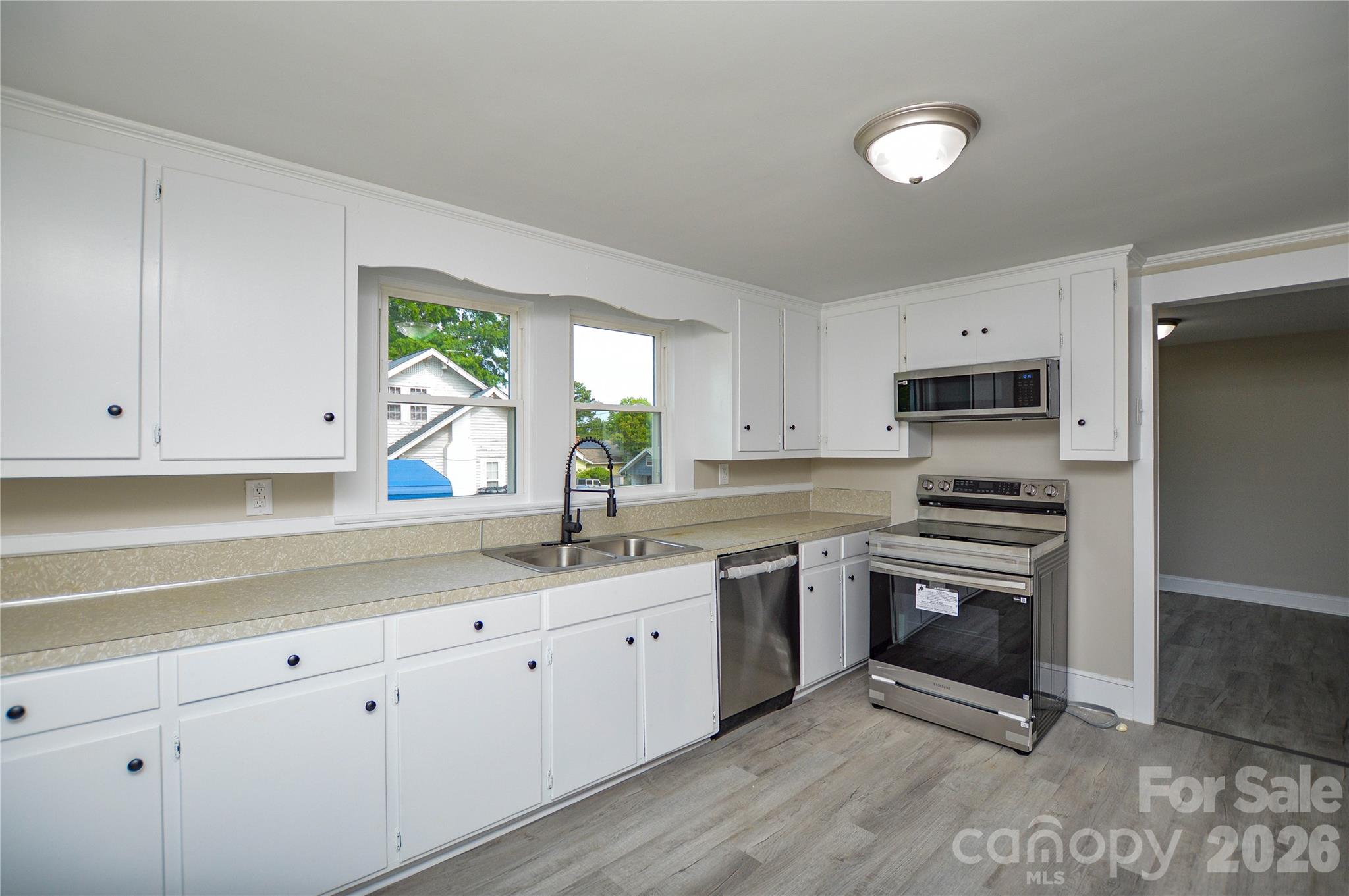 730 W Oakwood Avenue — Albemarle