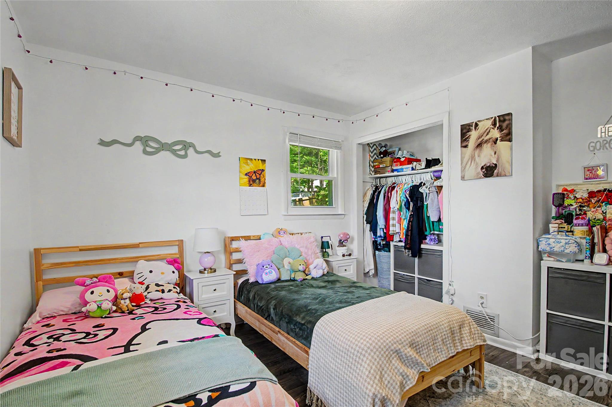 155 Chestnut Place — Arden