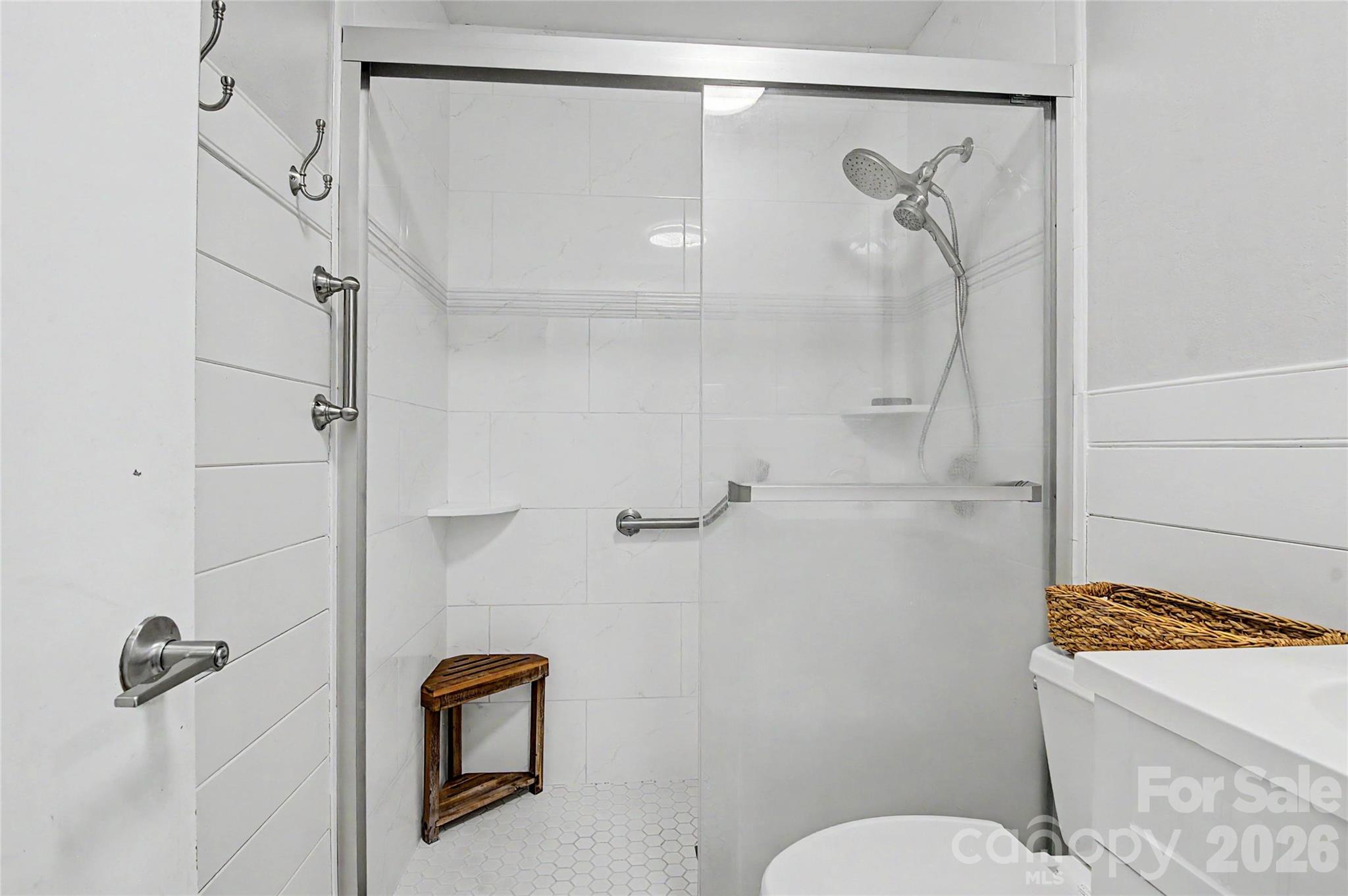 155 Chestnut Place — Arden