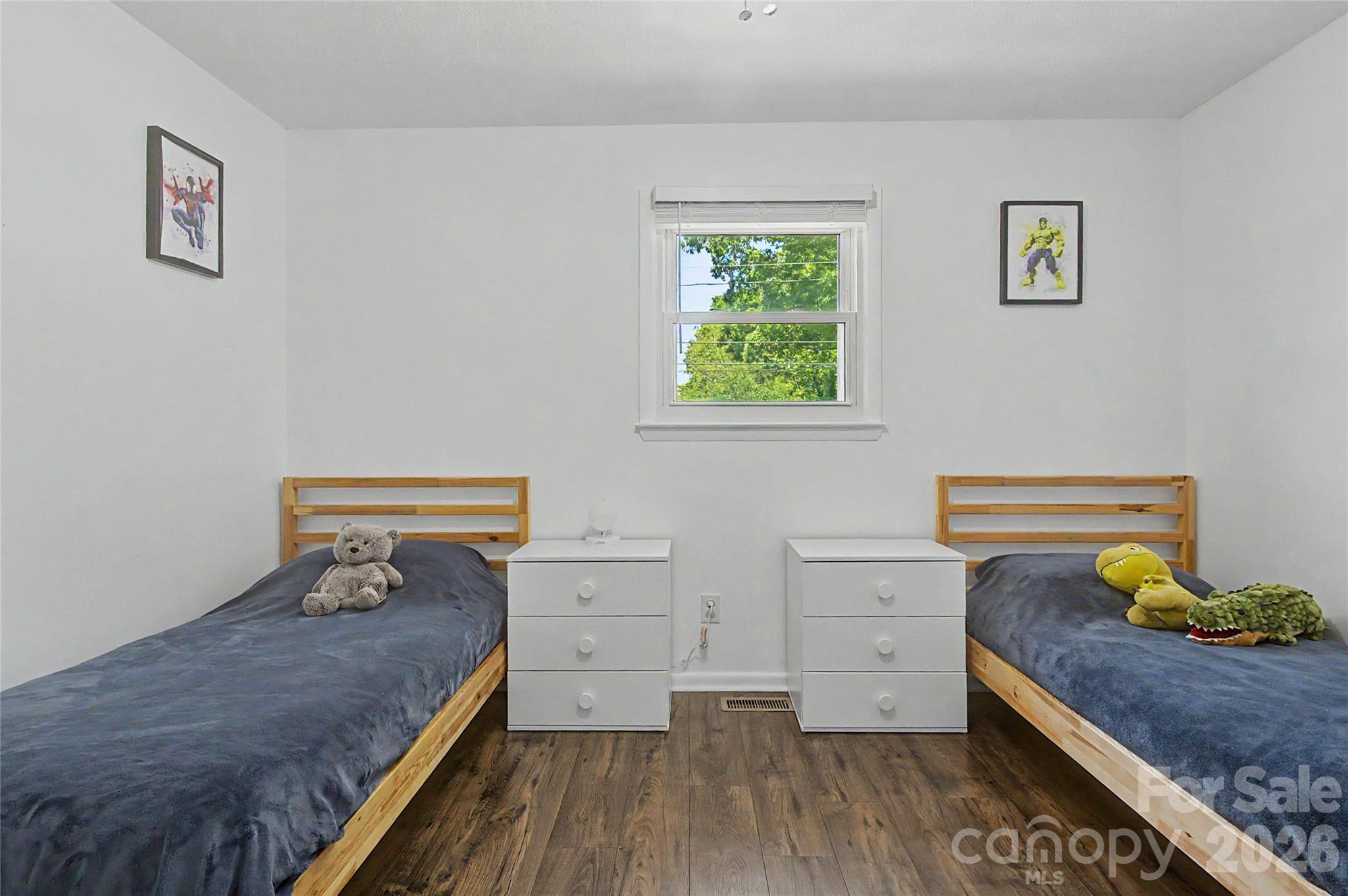 155 Chestnut Place — Arden