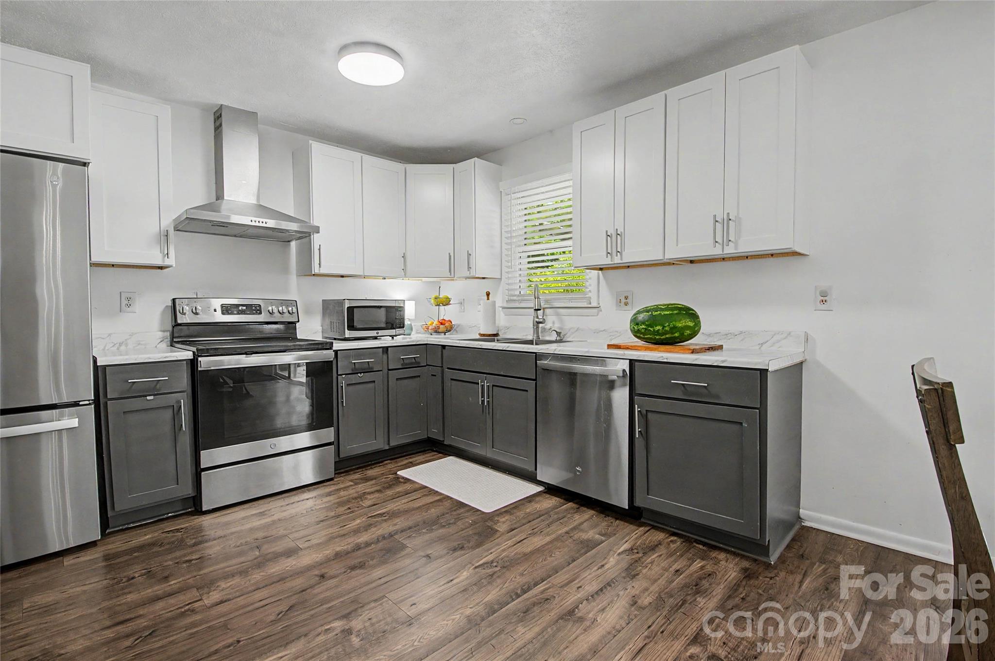 155 Chestnut Place — Arden