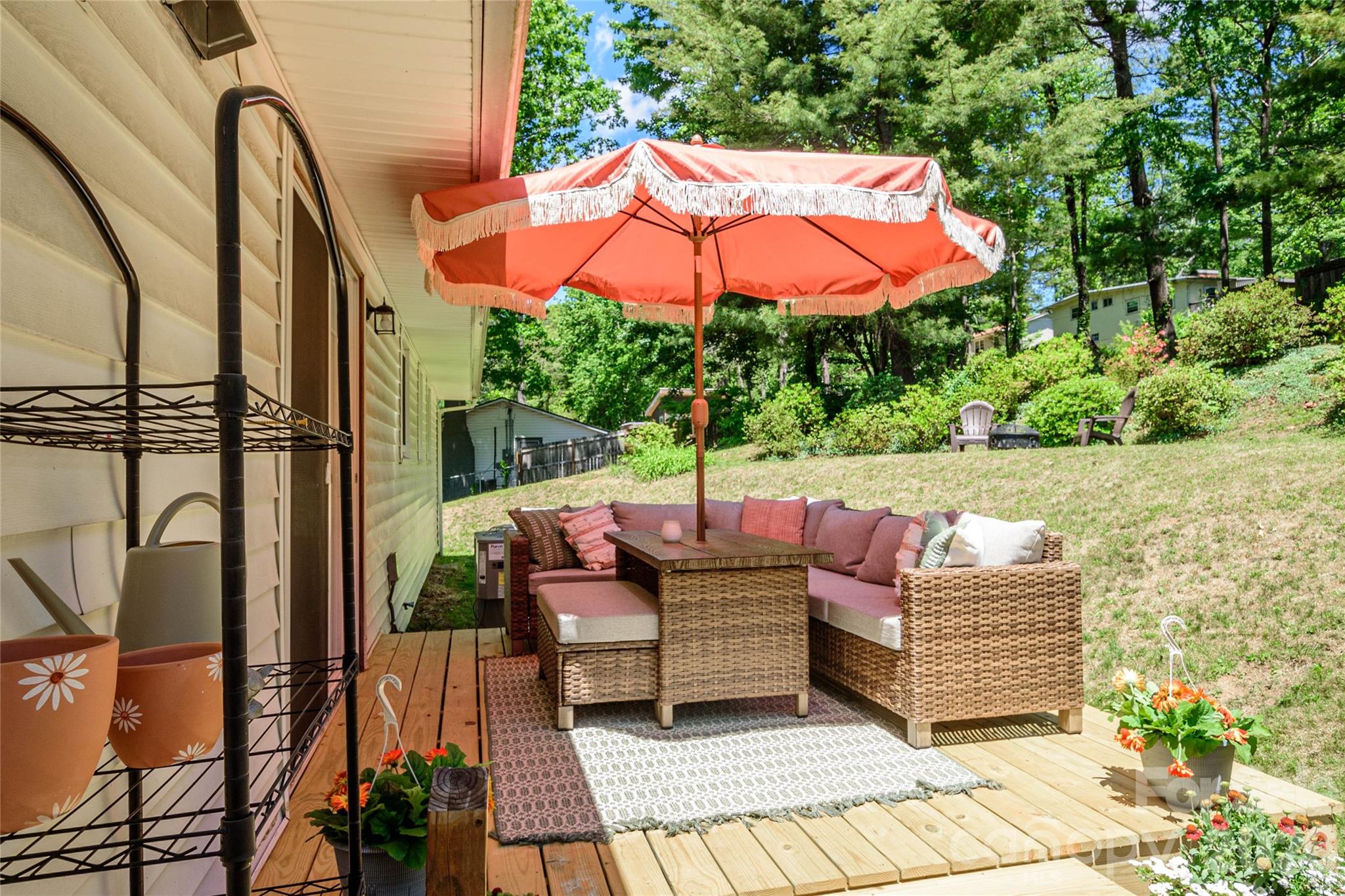 155 Chestnut Place — Arden
