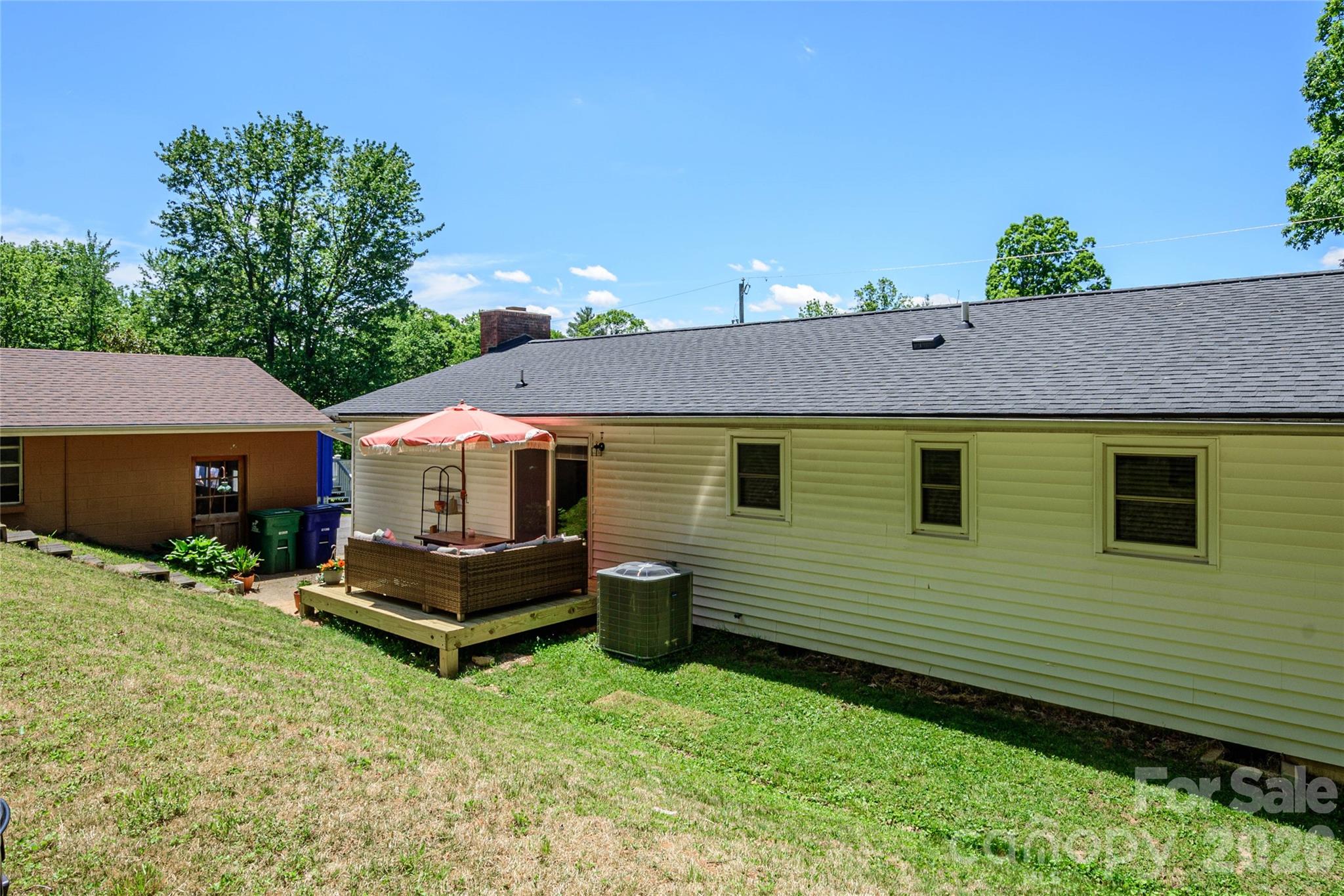 155 Chestnut Place — Arden