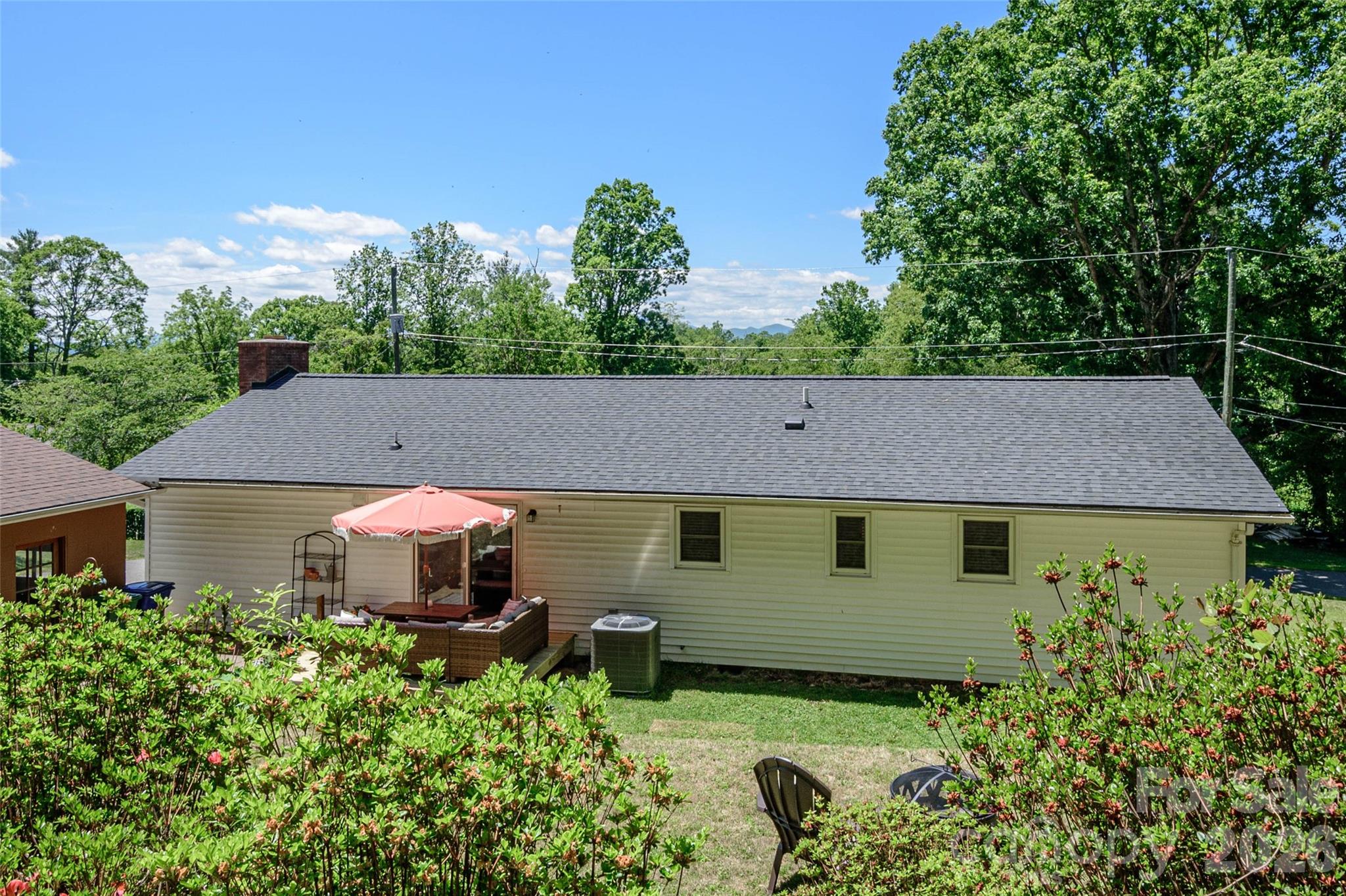 155 Chestnut Place — Arden