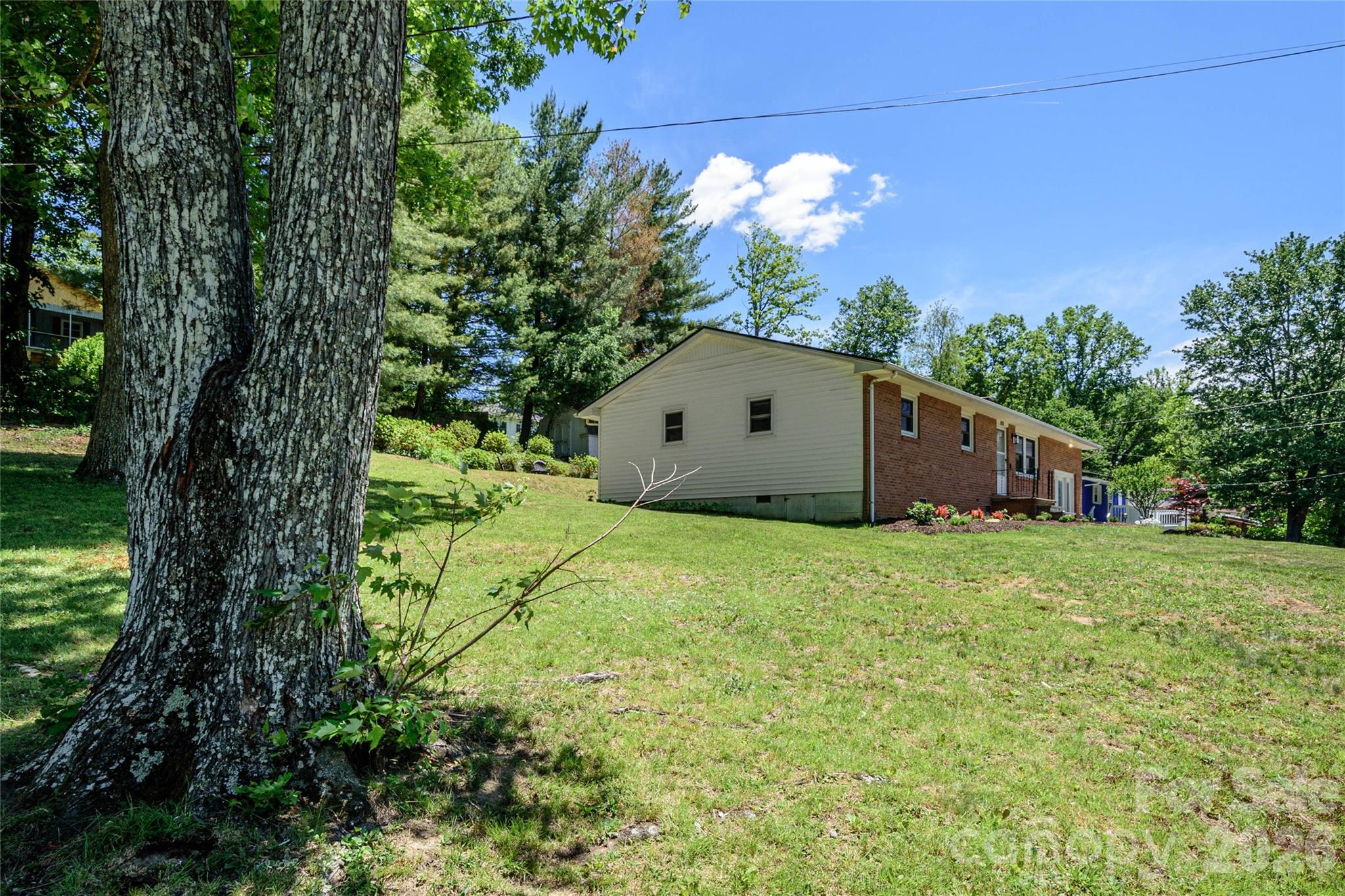 155 Chestnut Place — Arden