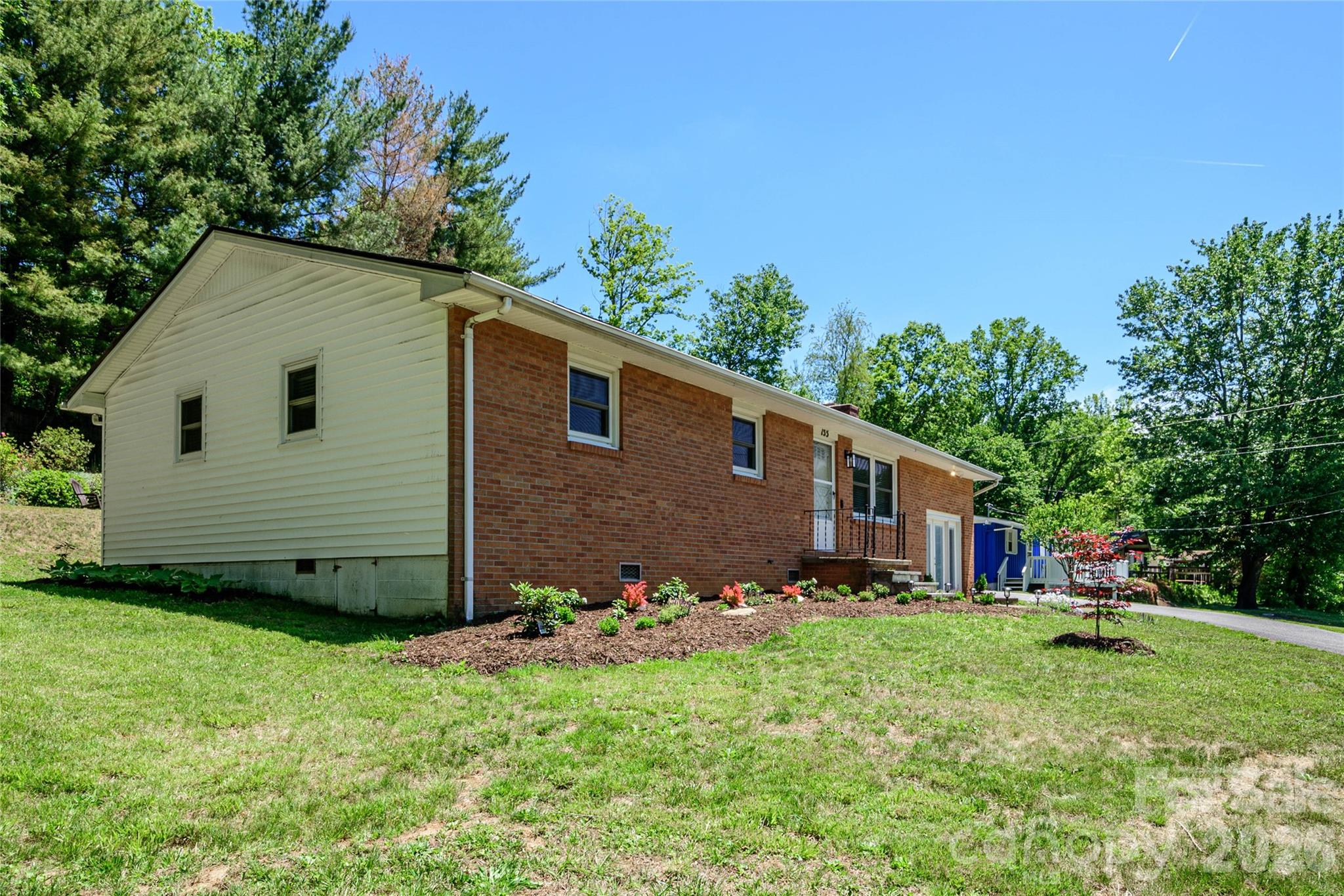 155 Chestnut Place — Arden