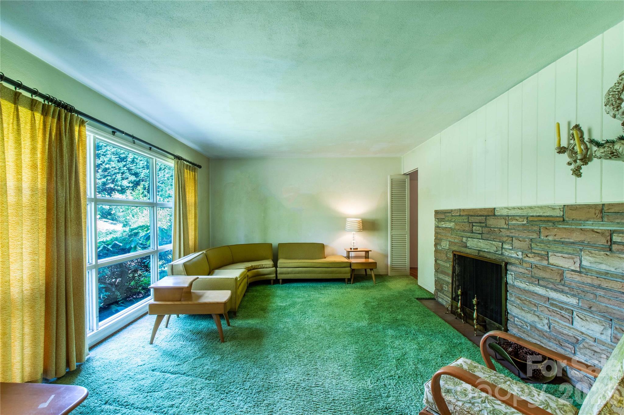 3004 Kanuga Road — Hendersonville