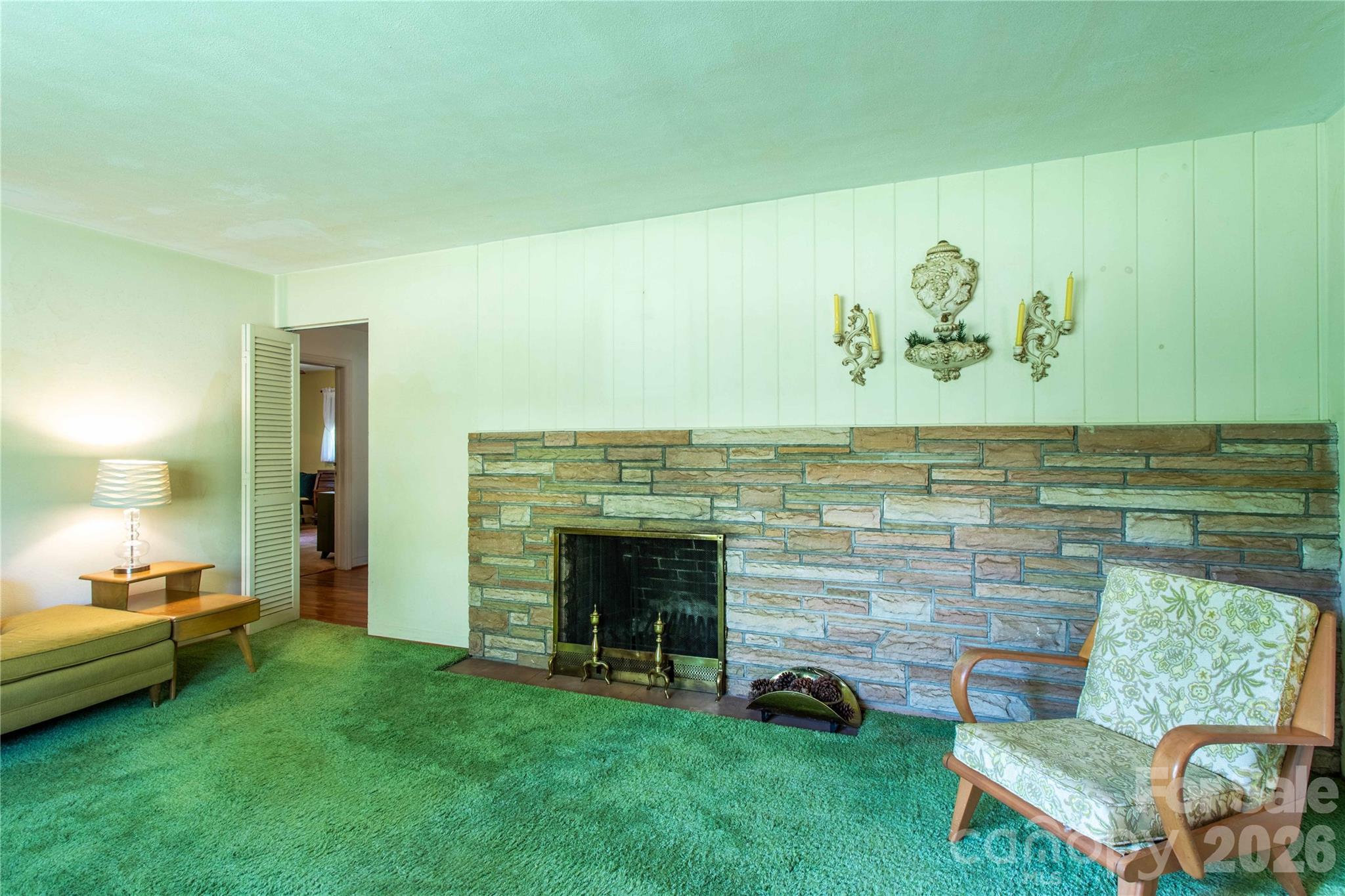 3004 Kanuga Road — Hendersonville