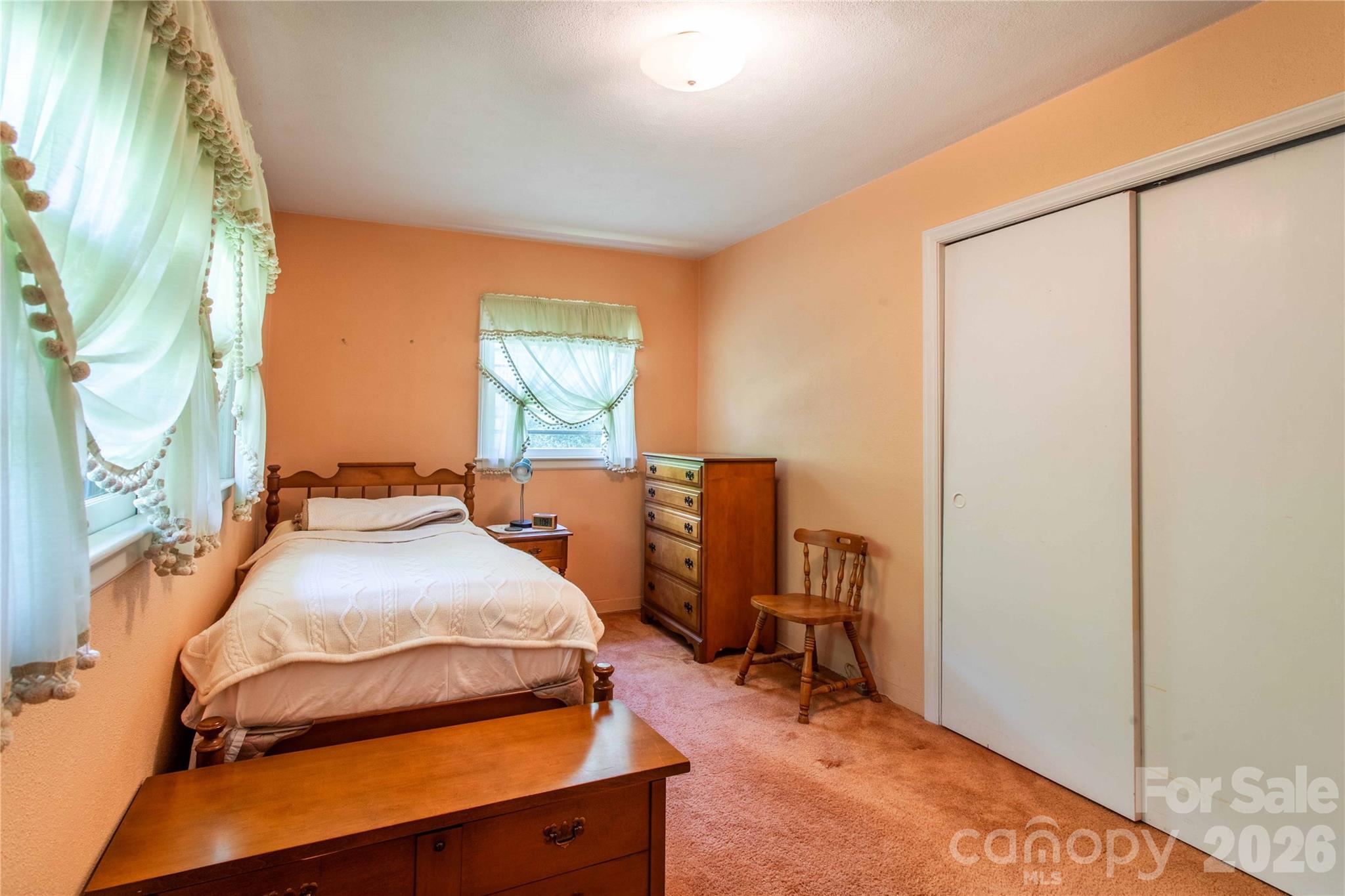 3004 Kanuga Road — Hendersonville