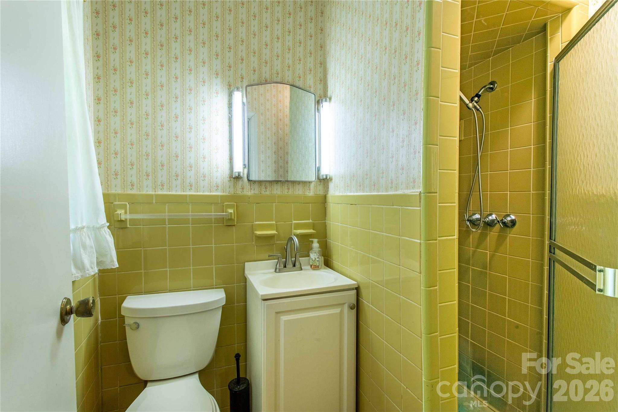 3004 Kanuga Road — Hendersonville