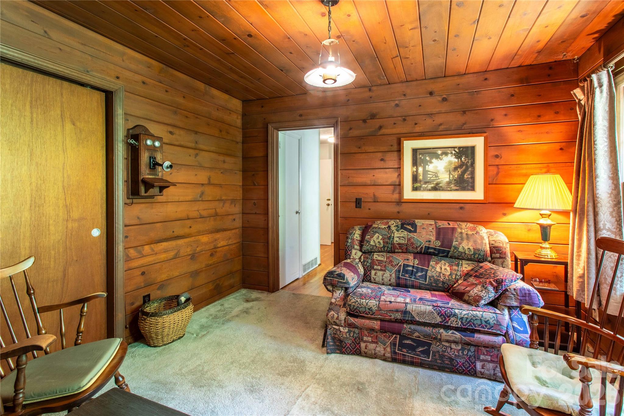 3004 Kanuga Road — Hendersonville