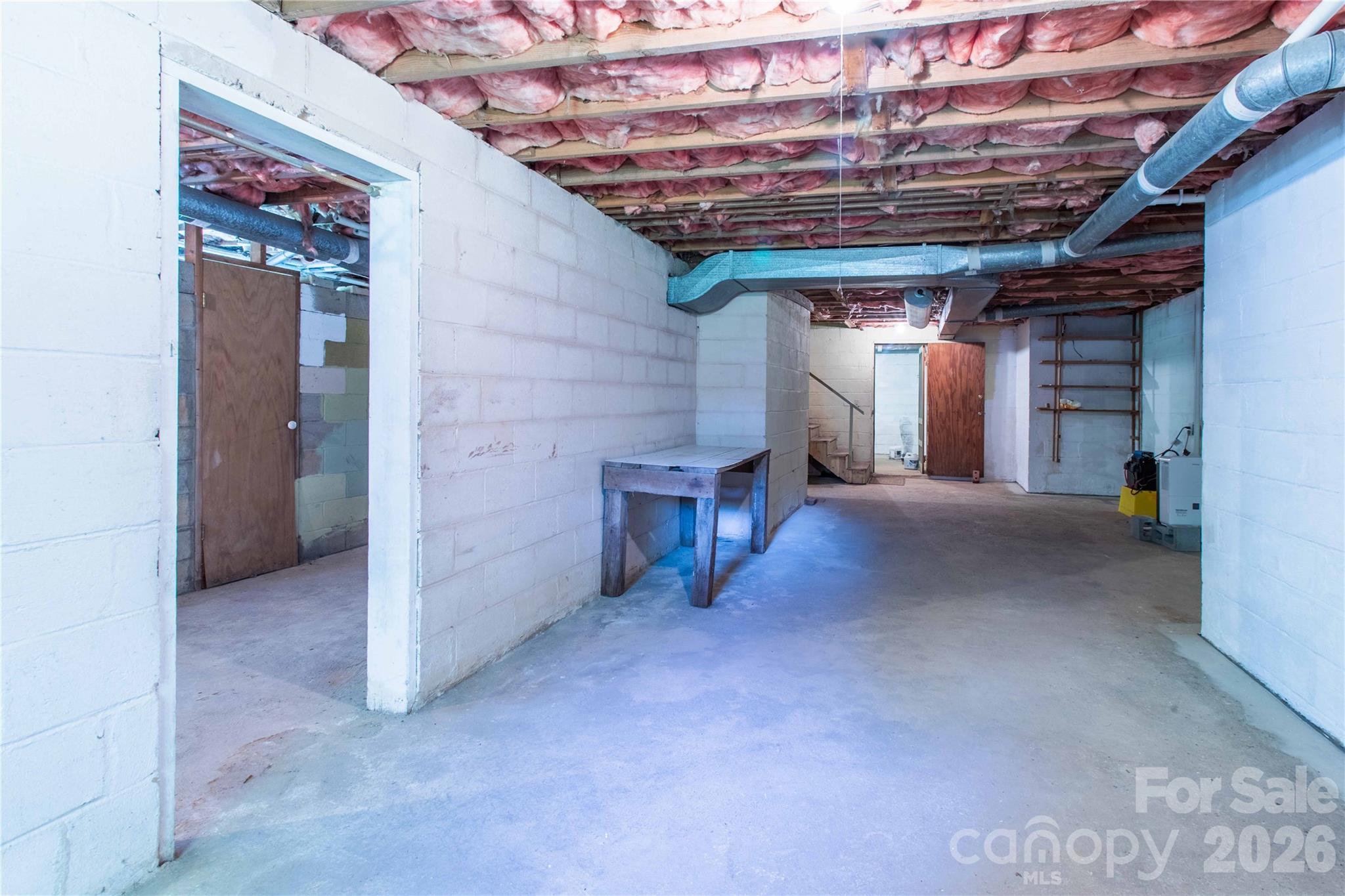 3004 Kanuga Road — Hendersonville