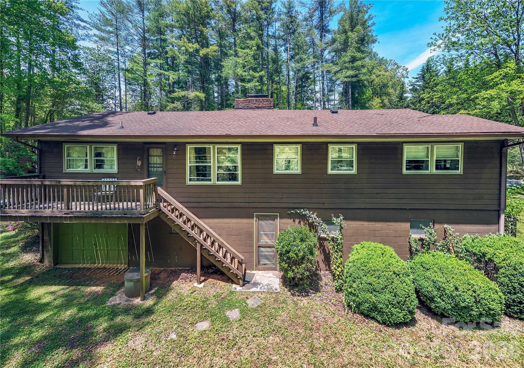 3004 Kanuga Road — Hendersonville