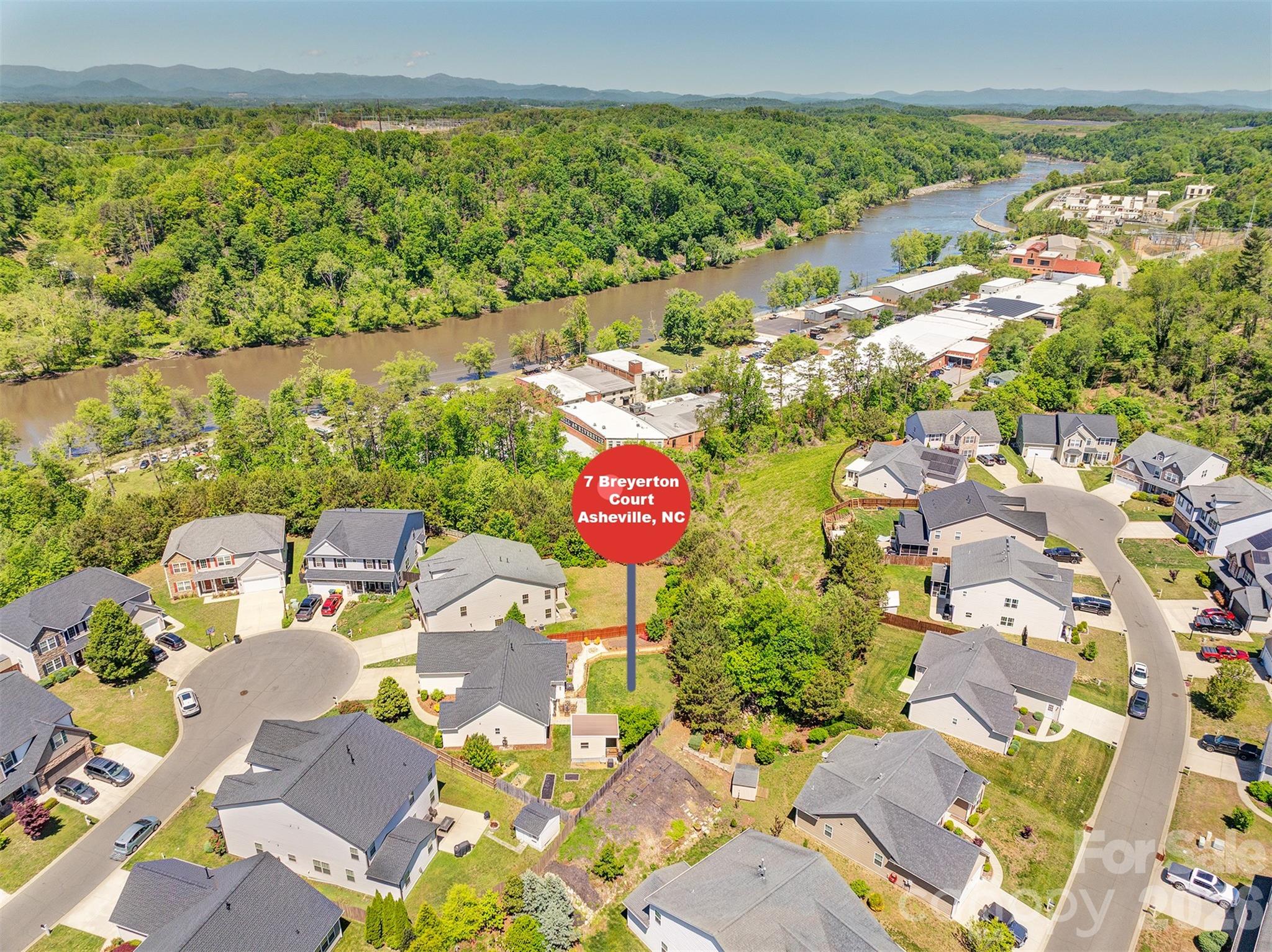 7 Breyerton Court — Asheville