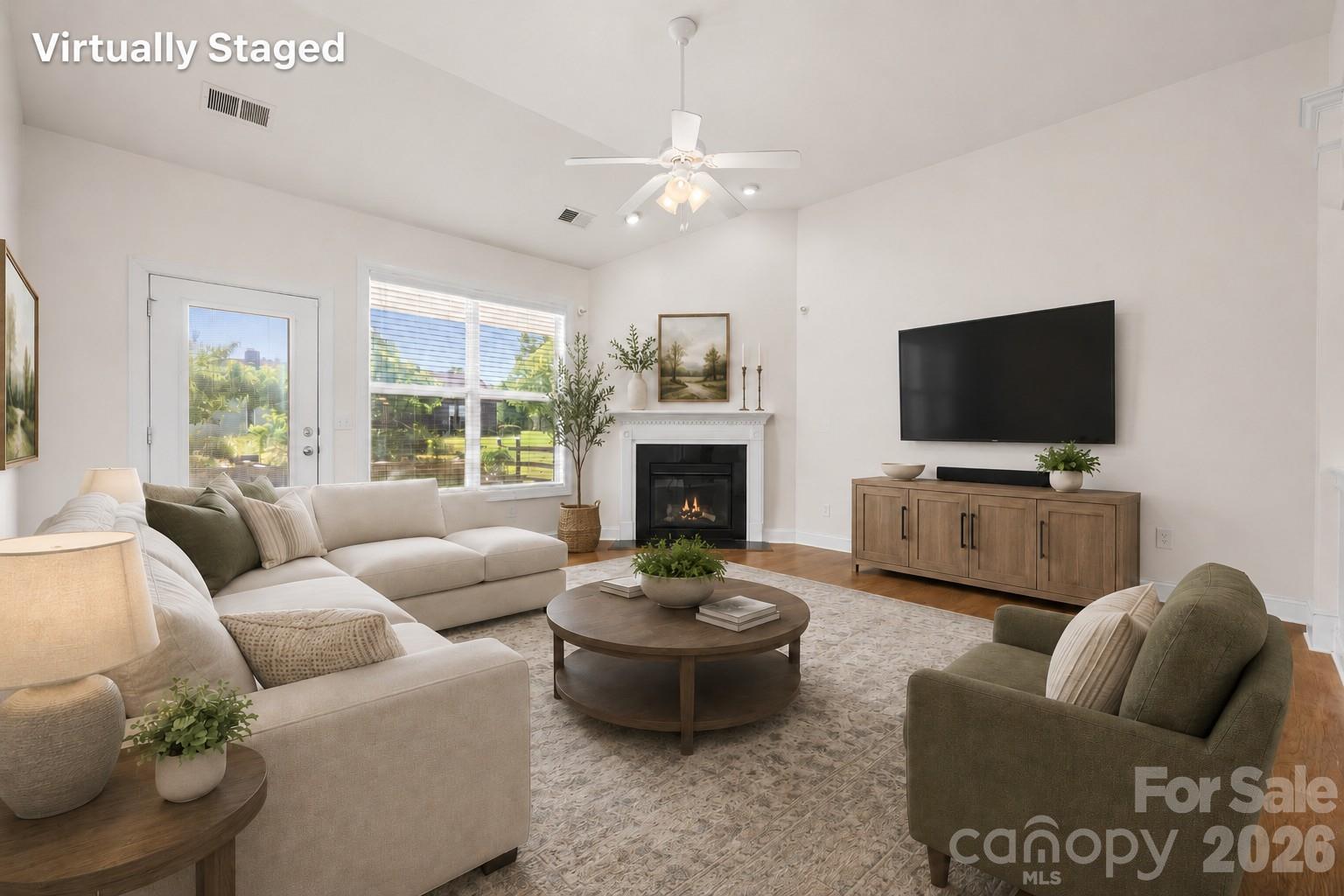 578 Daventry Court — Clover