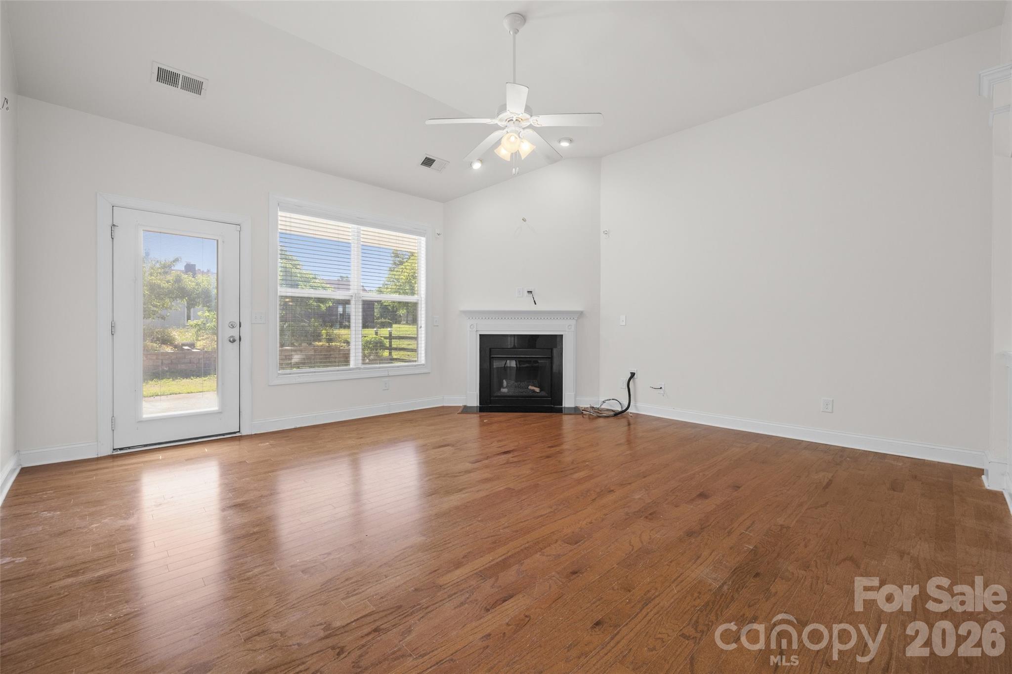 578 Daventry Court — Clover