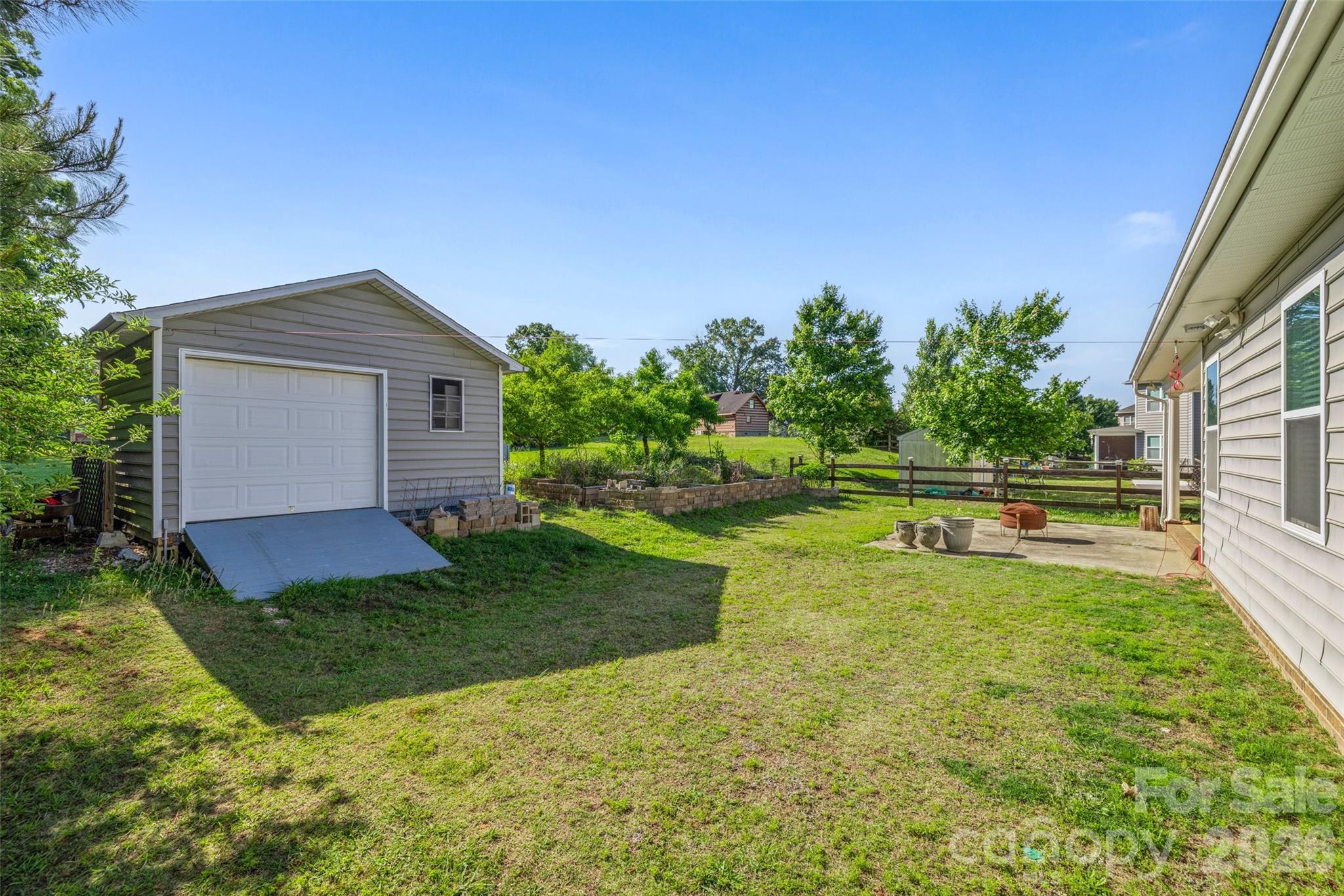 578 Daventry Court — Clover