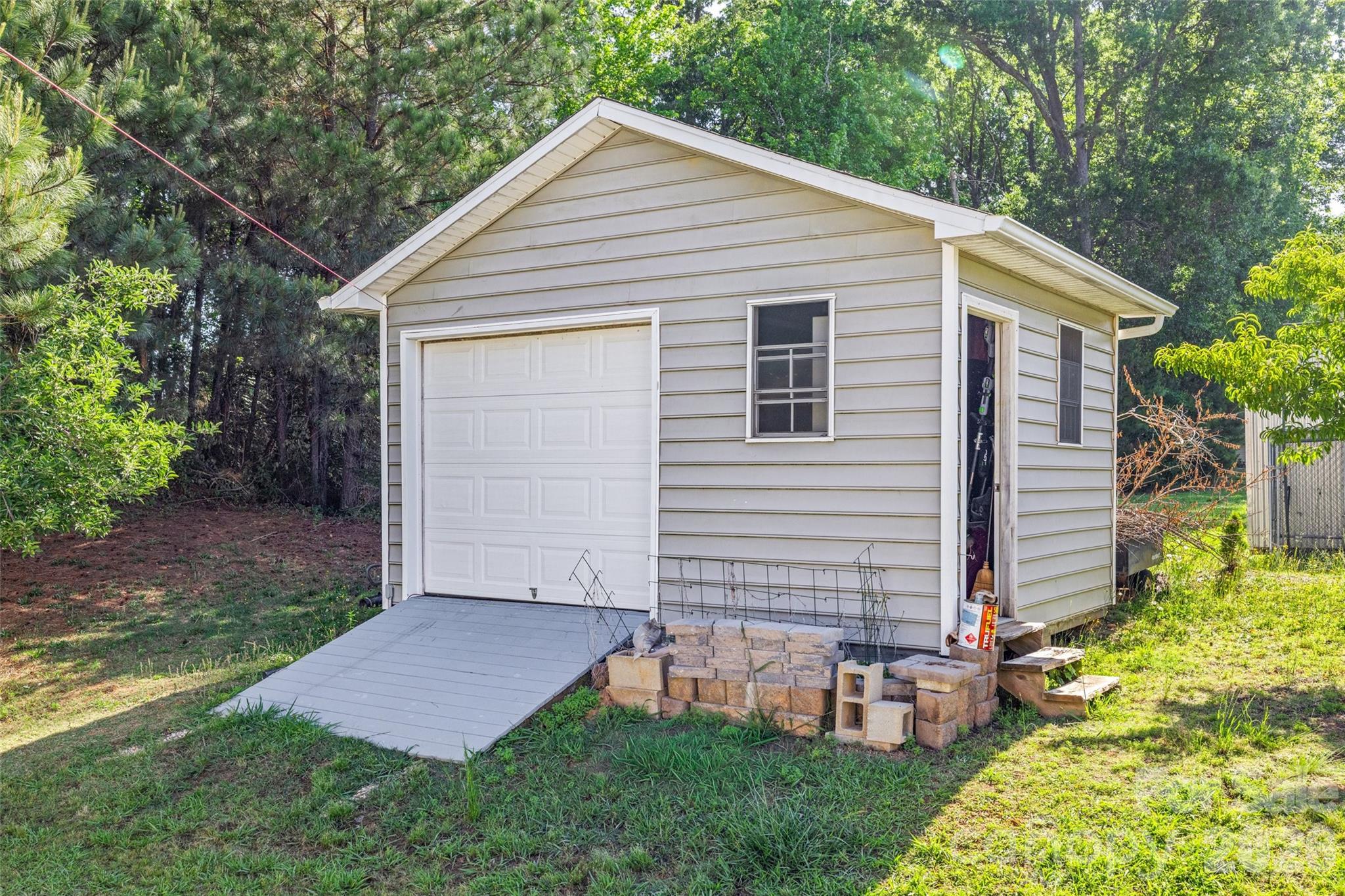 578 Daventry Court — Clover