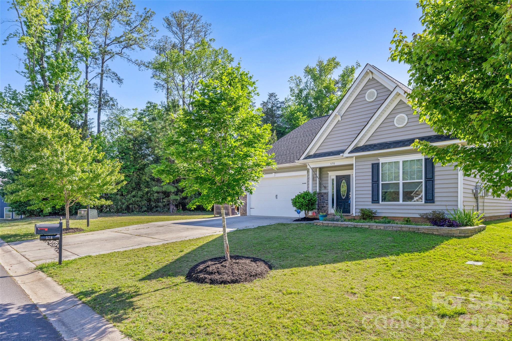 578 Daventry Court — Clover