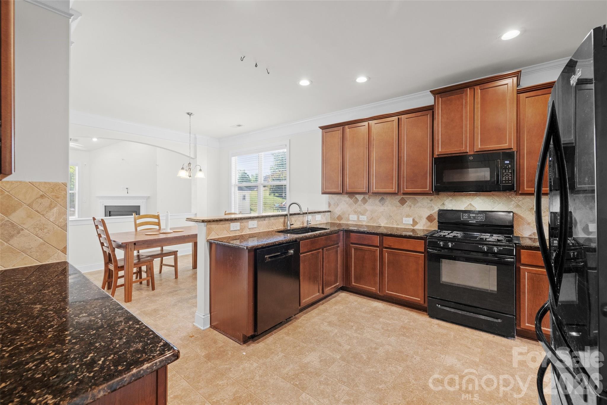 578 Daventry Court — Clover