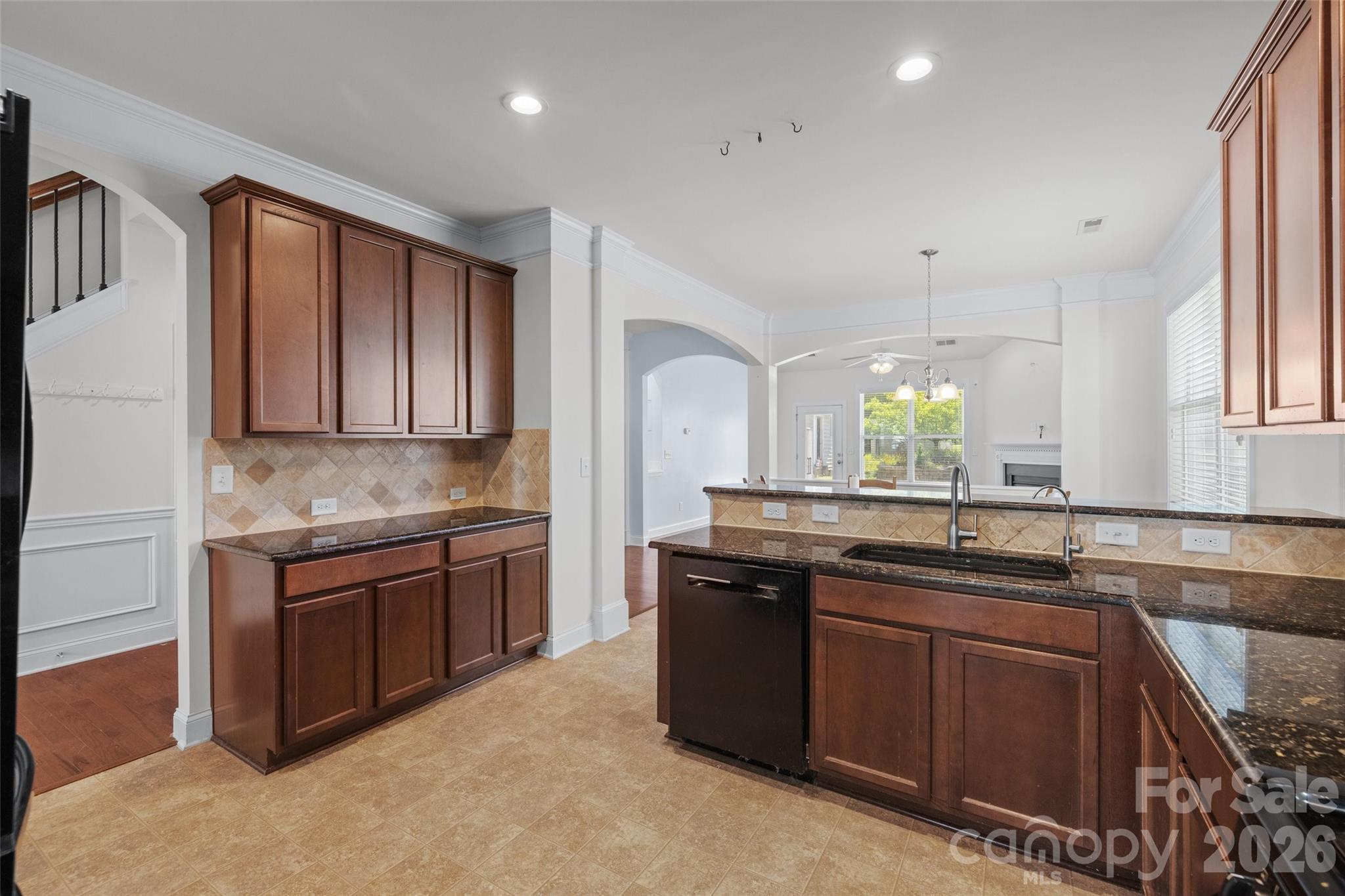 578 Daventry Court — Clover