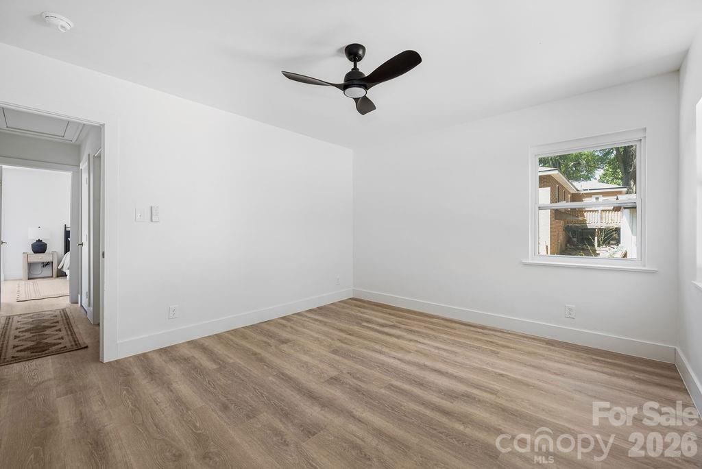 911 E Woodlawn Road — Charlotte