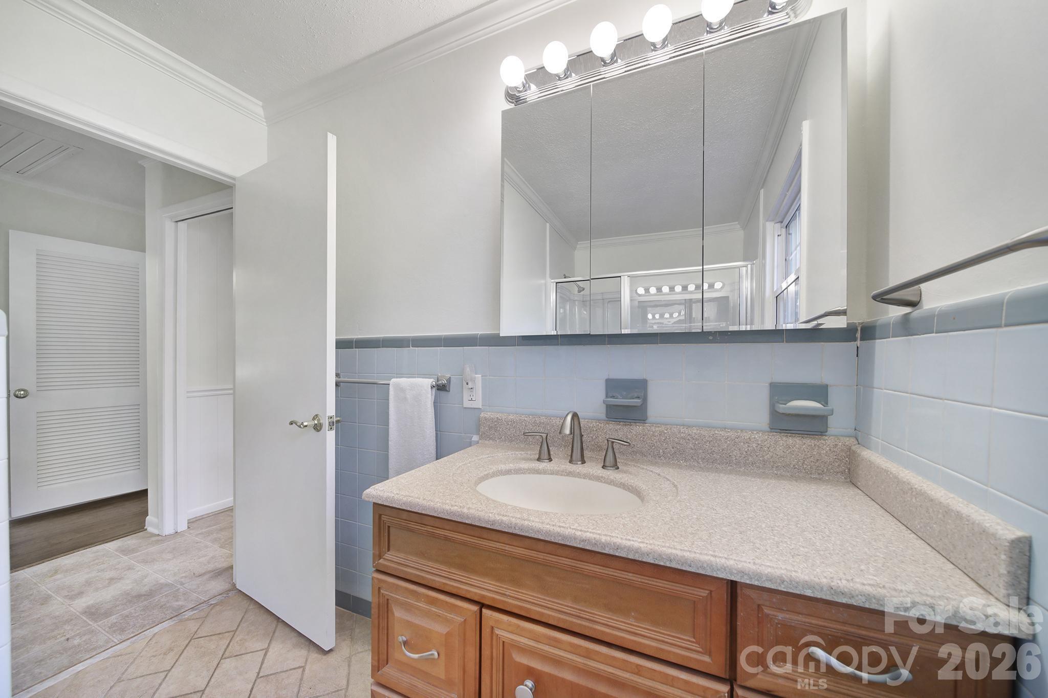 3987 Taxahaw Road — Lancaster