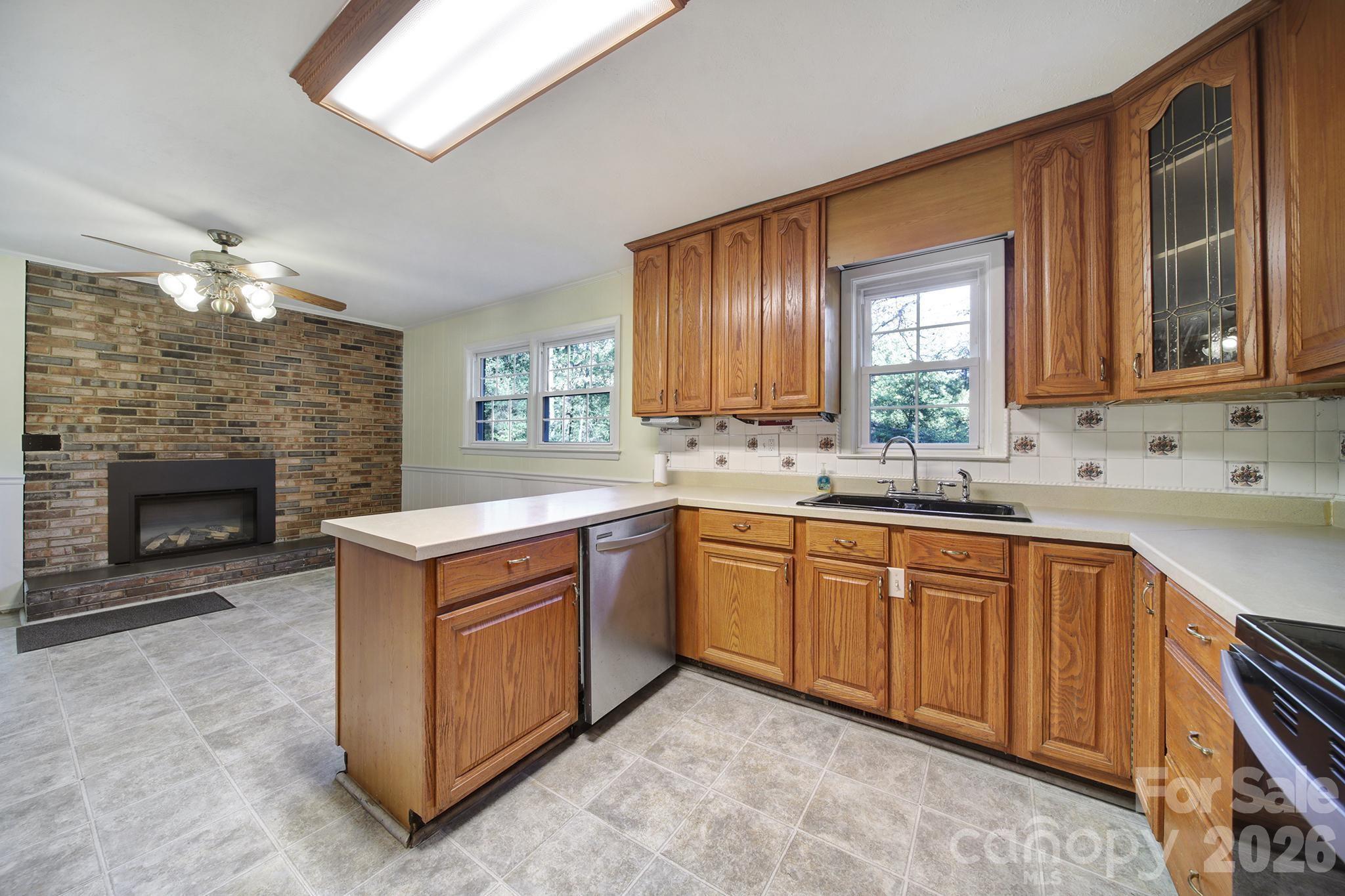 3987 Taxahaw Road — Lancaster