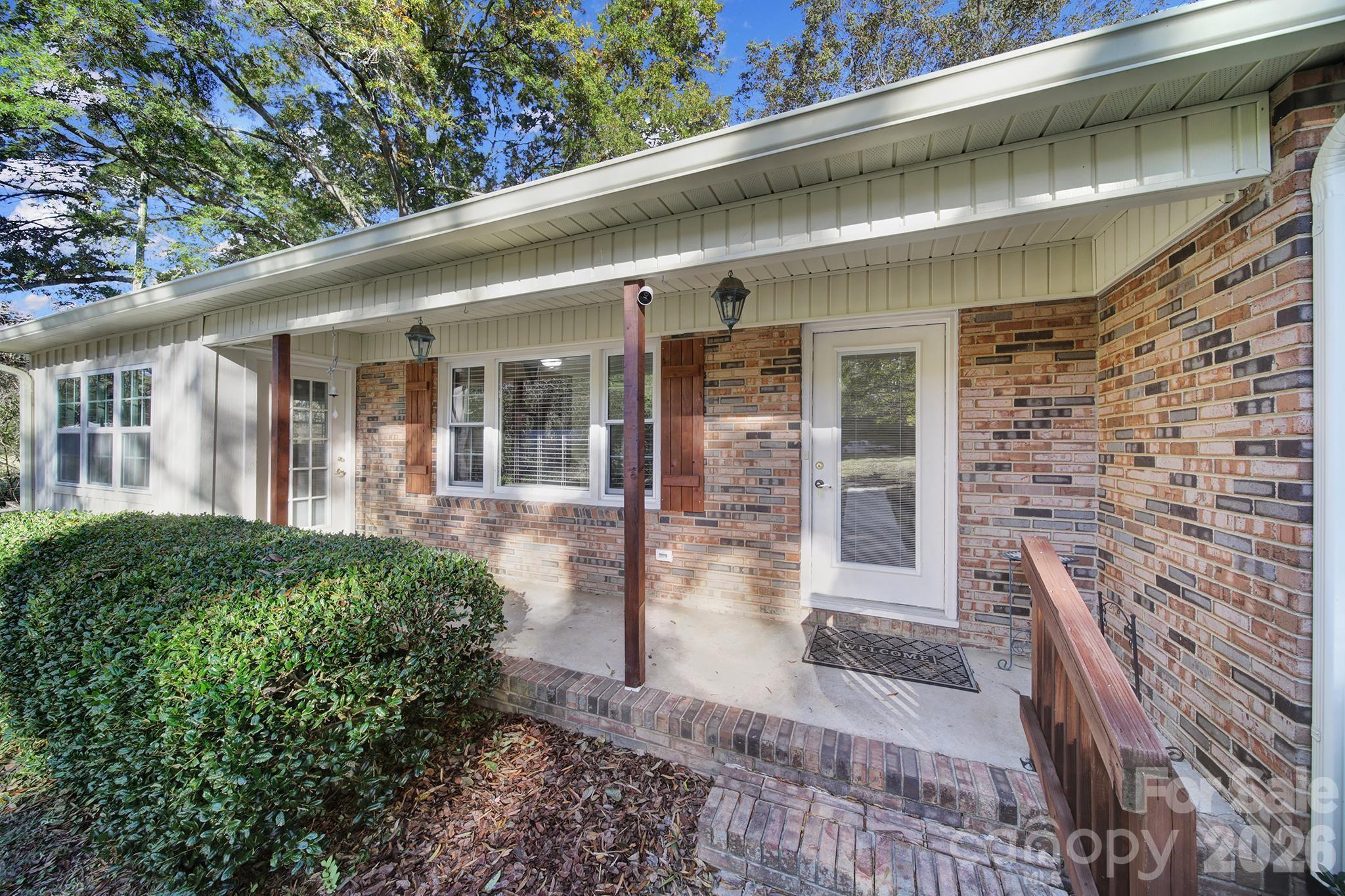 3987 Taxahaw Road — Lancaster
