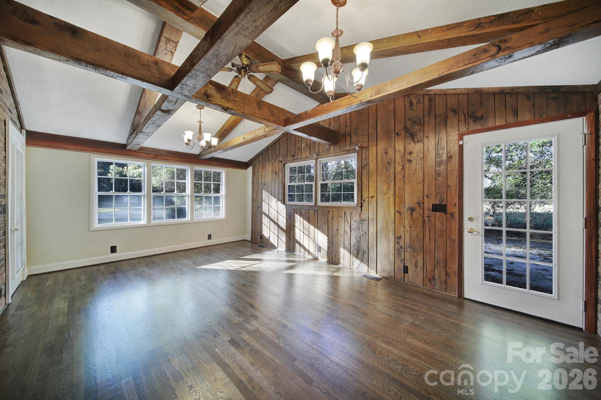 3987 Taxahaw Road — Lancaster