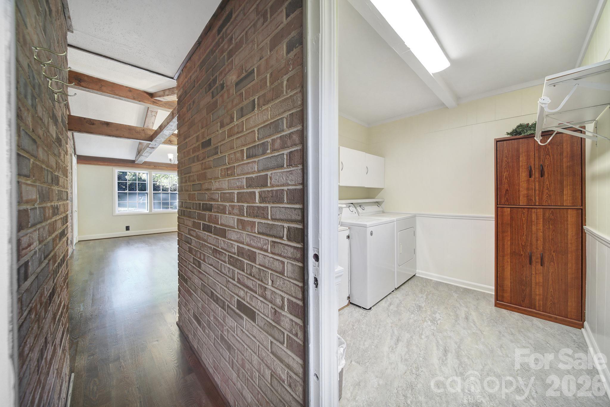 3987 Taxahaw Road — Lancaster
