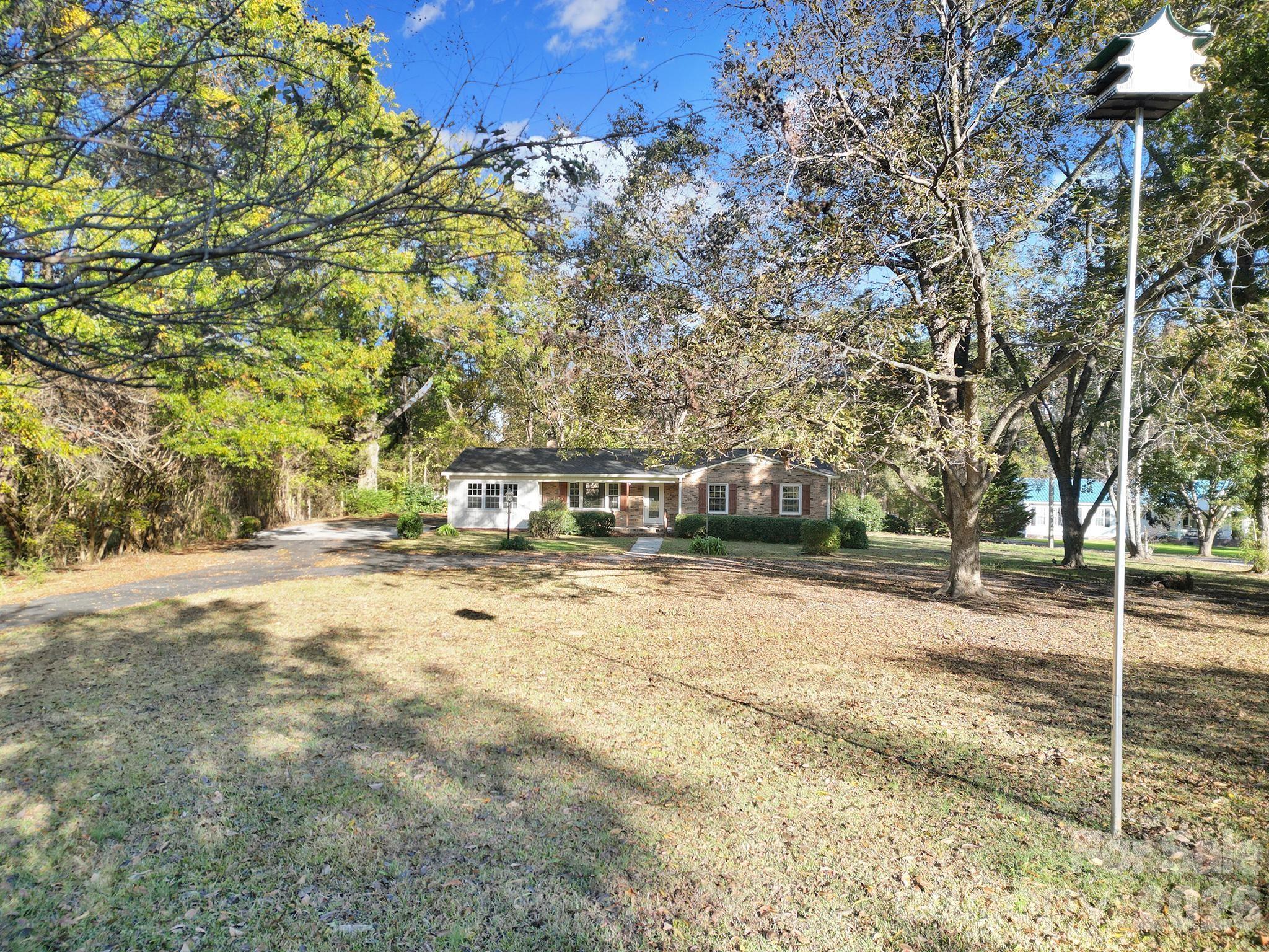 3987 Taxahaw Road — Lancaster