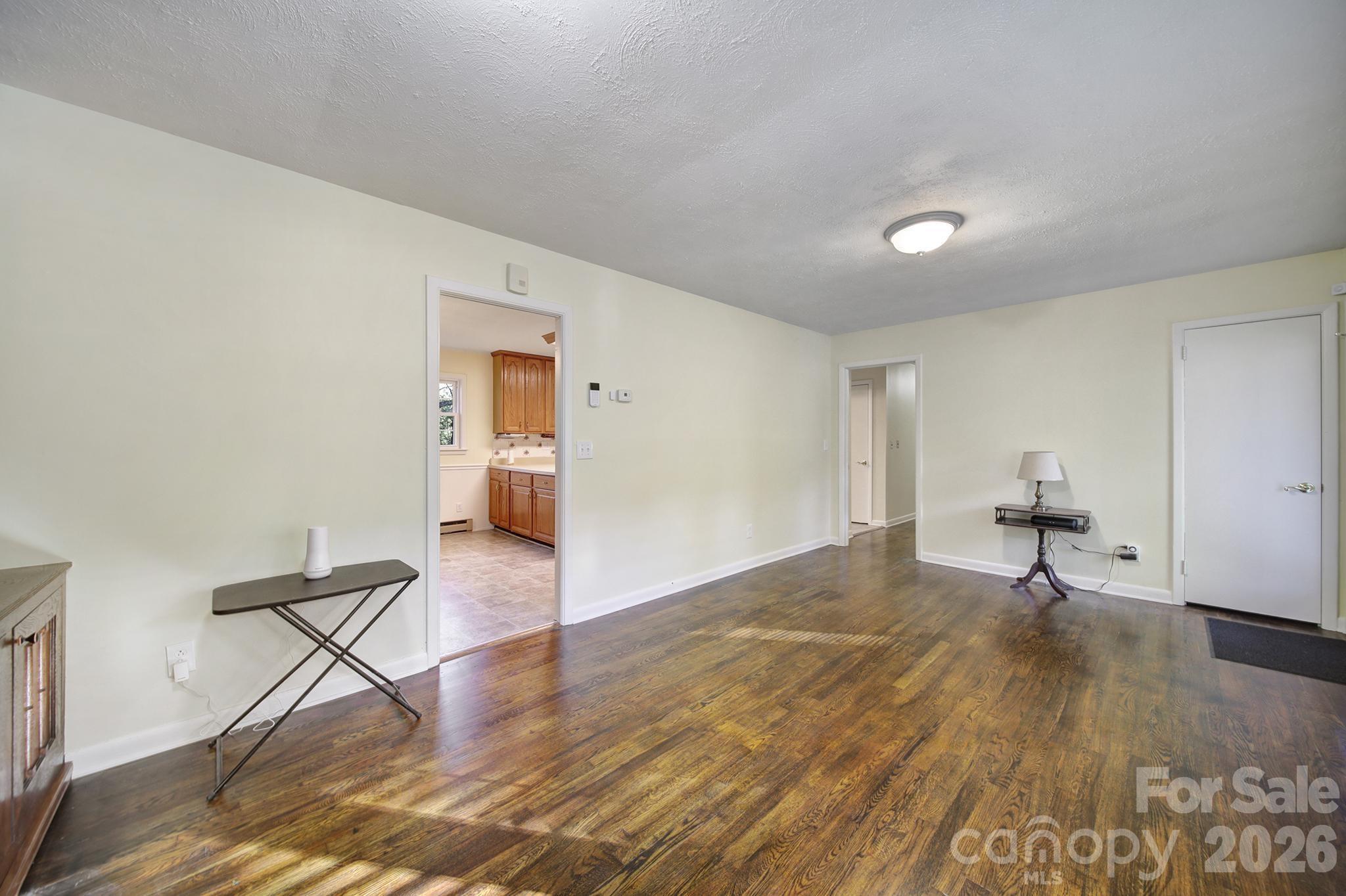 3987 Taxahaw Road — Lancaster