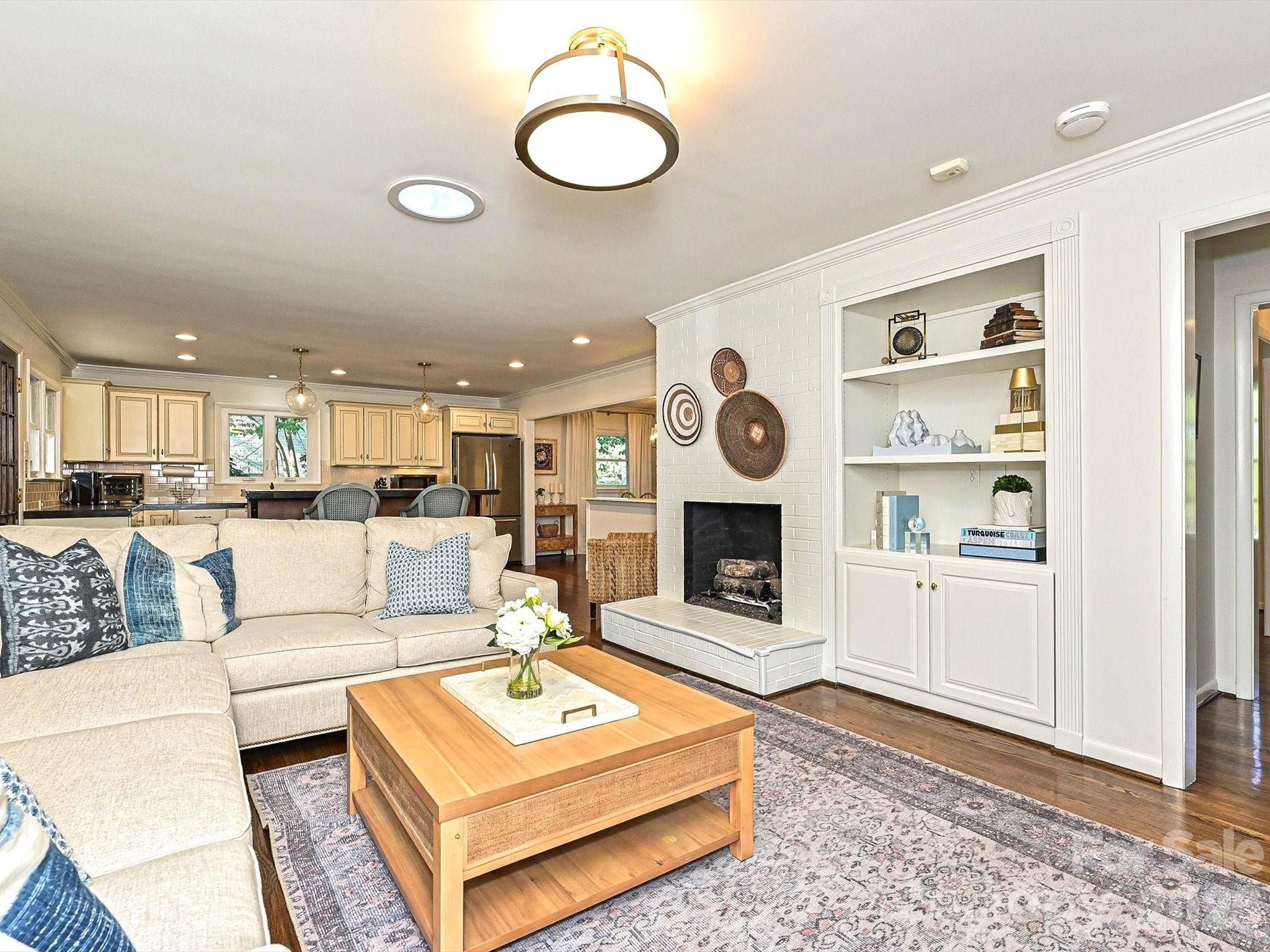 3131 Pinehurst Place — Charlotte