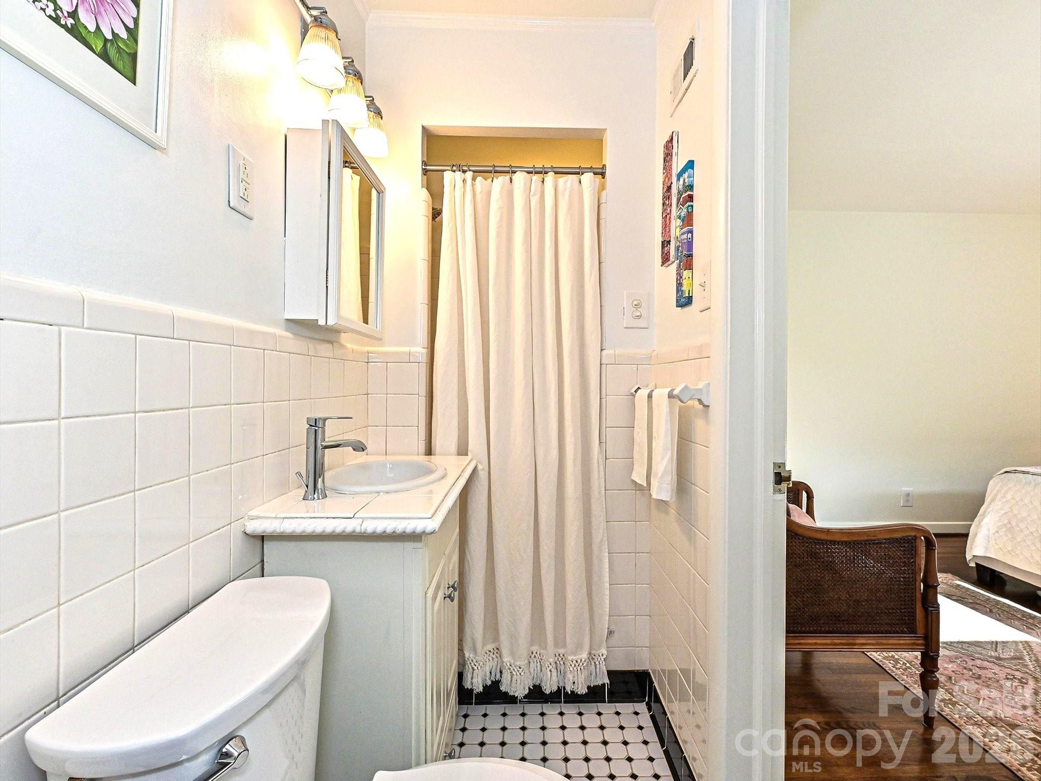 3131 Pinehurst Place — Charlotte