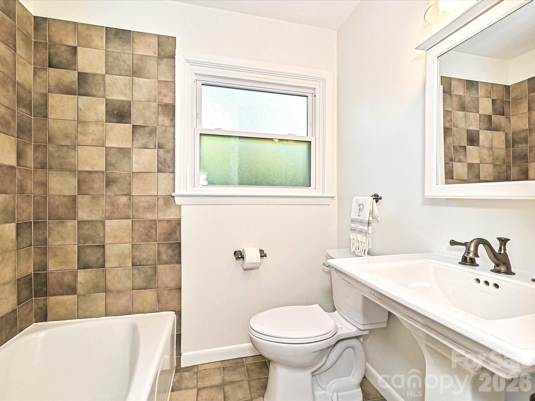 3131 Pinehurst Place — Charlotte