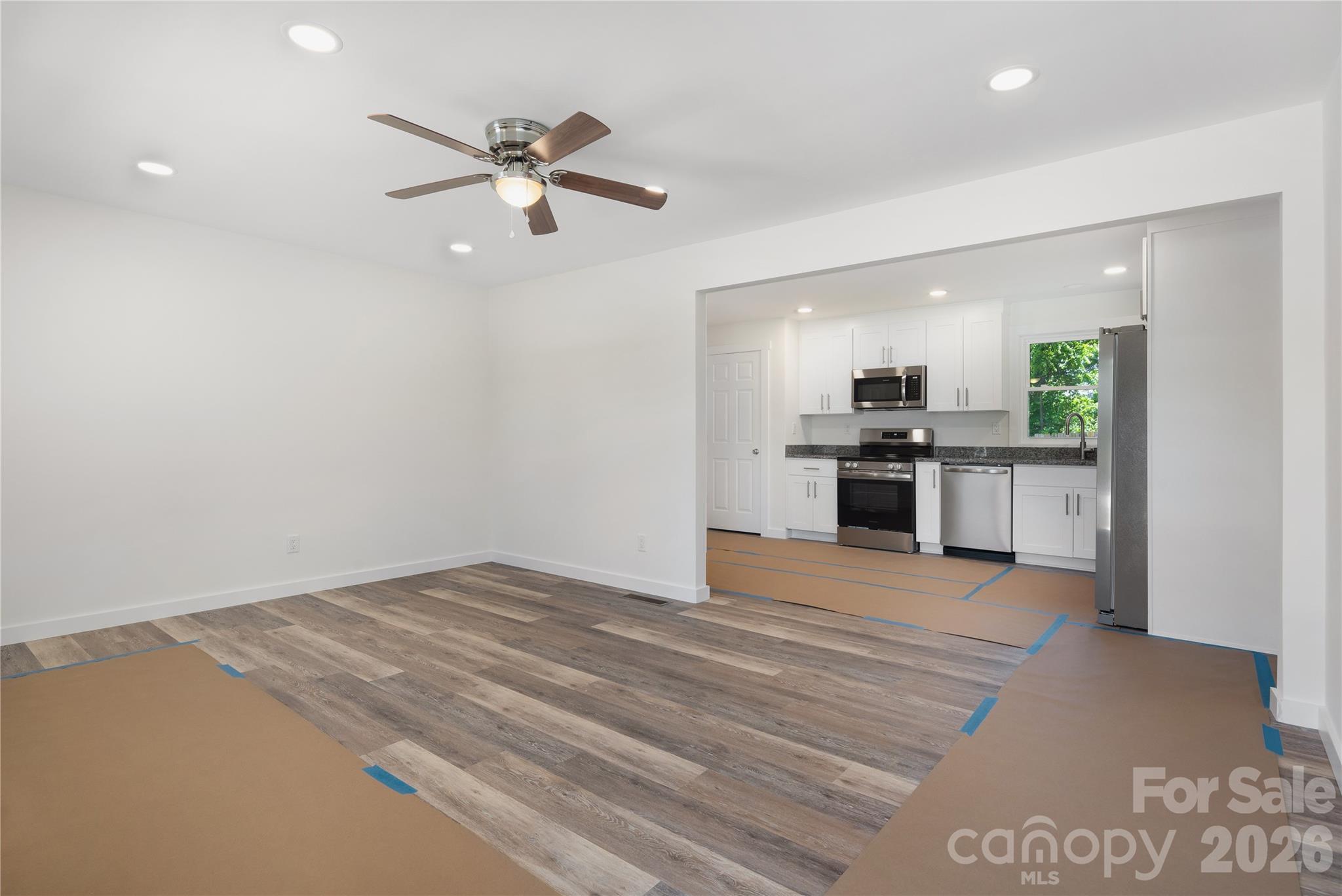 287 Duncan Road — Flat Rock