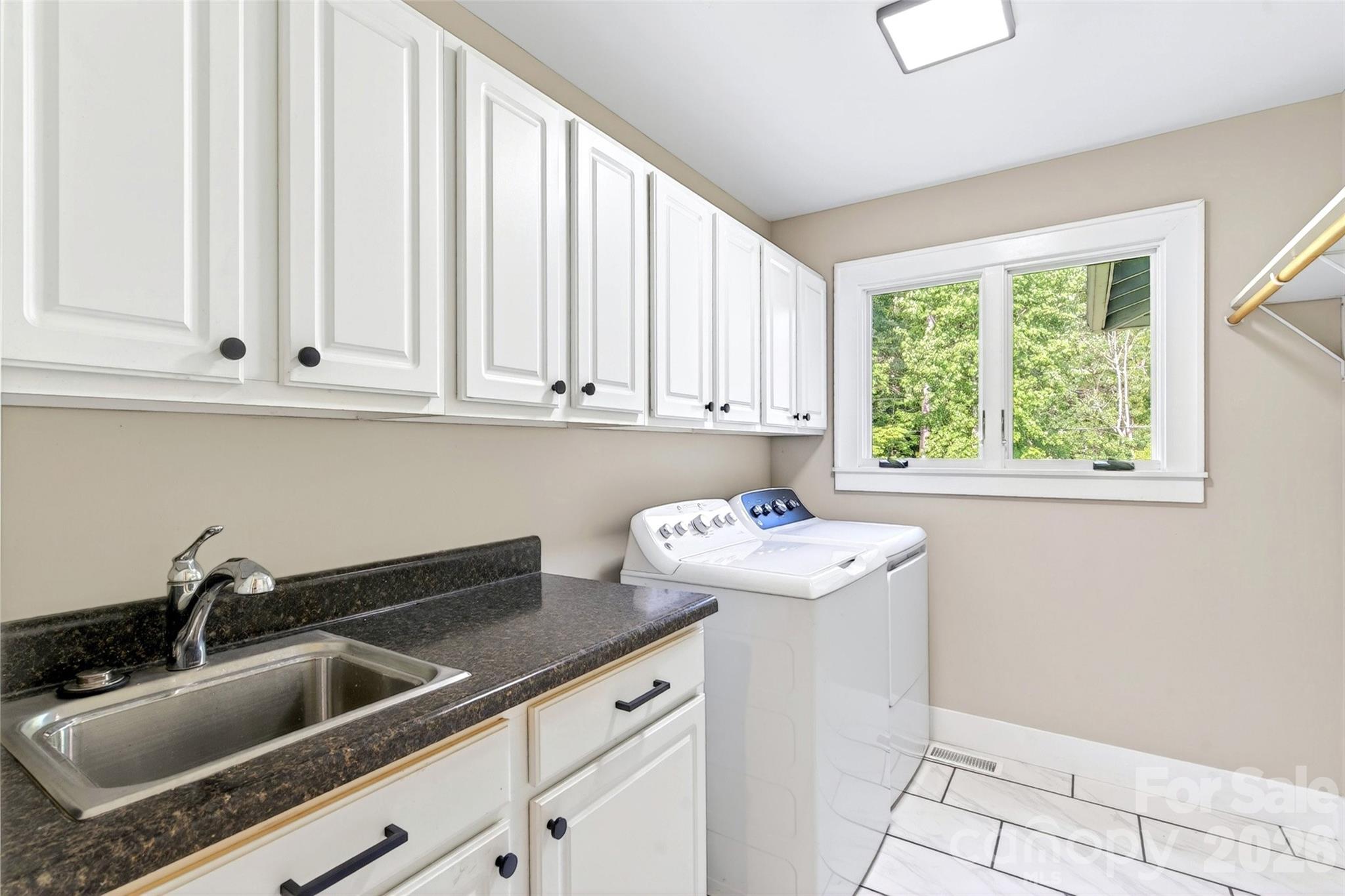 120 Old Lakey Gap Road — Black Mountain