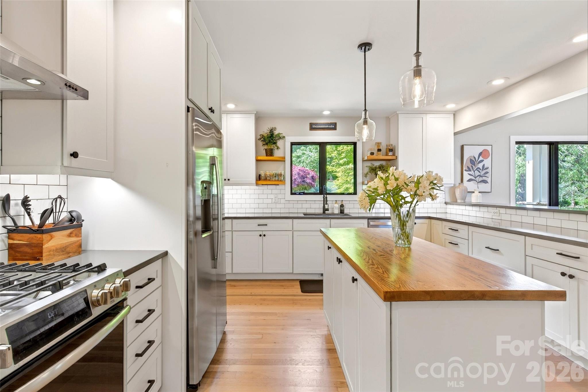 120 Old Lakey Gap Road — Black Mountain