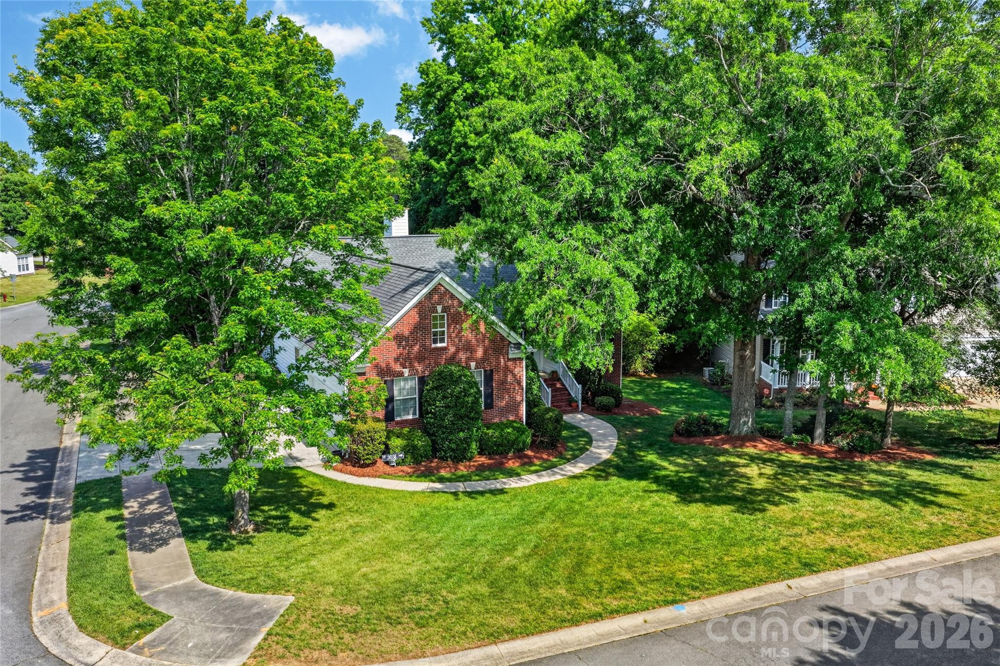 1918 Weighmont Court — Charlotte